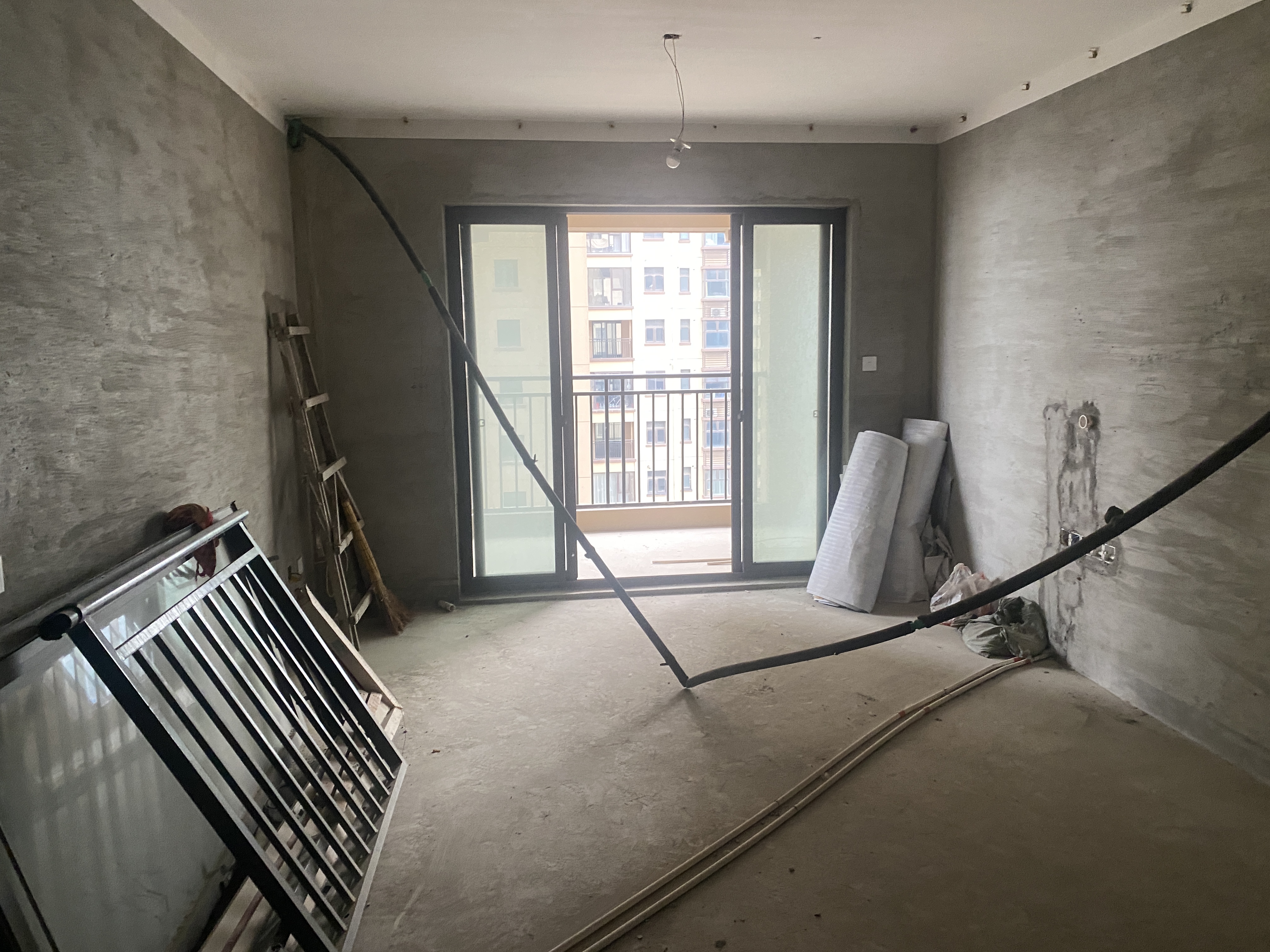 华强城 3室1厅1卫 108m&sup2;