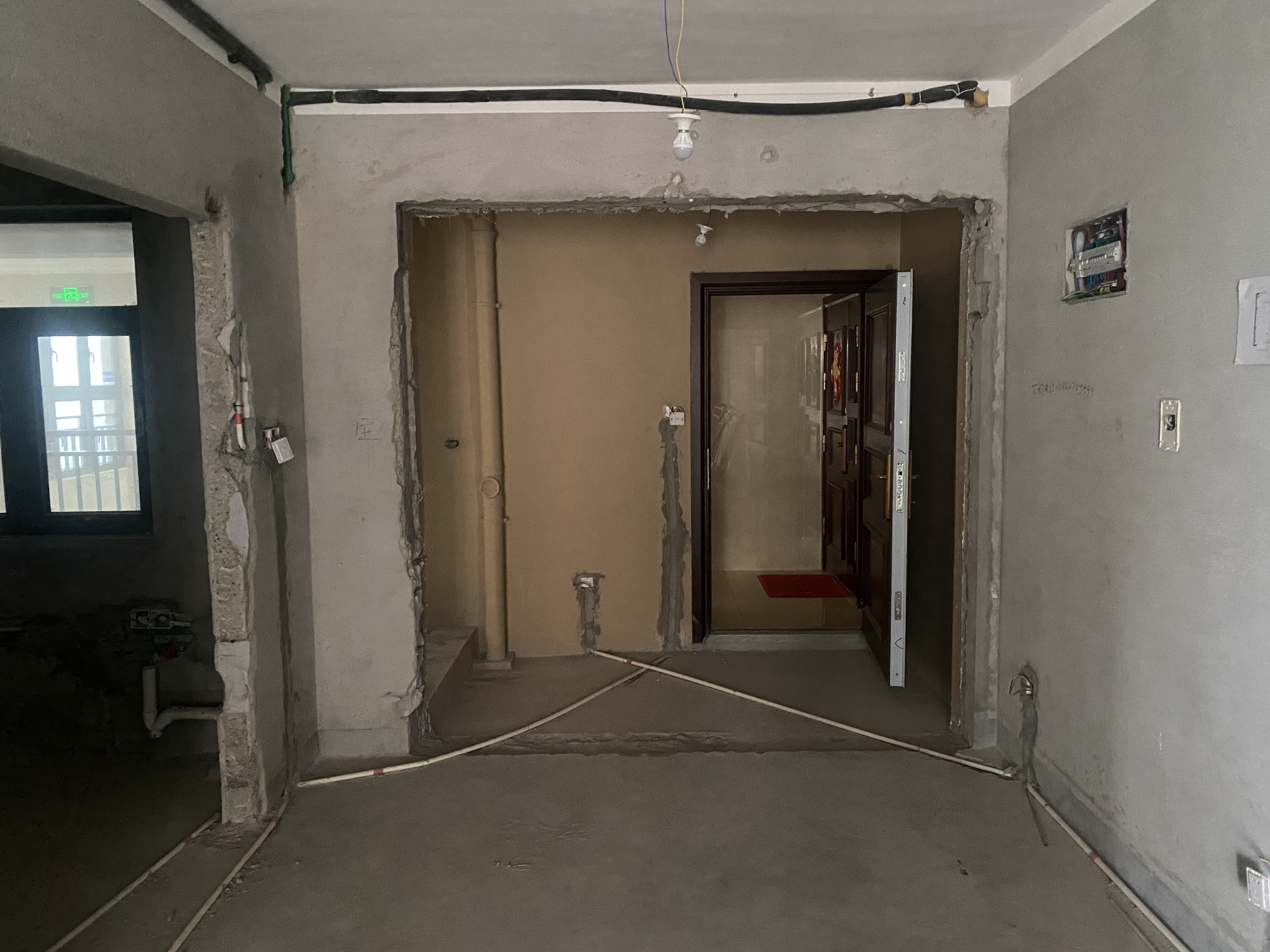 华强城 3室1厅1卫 108m²