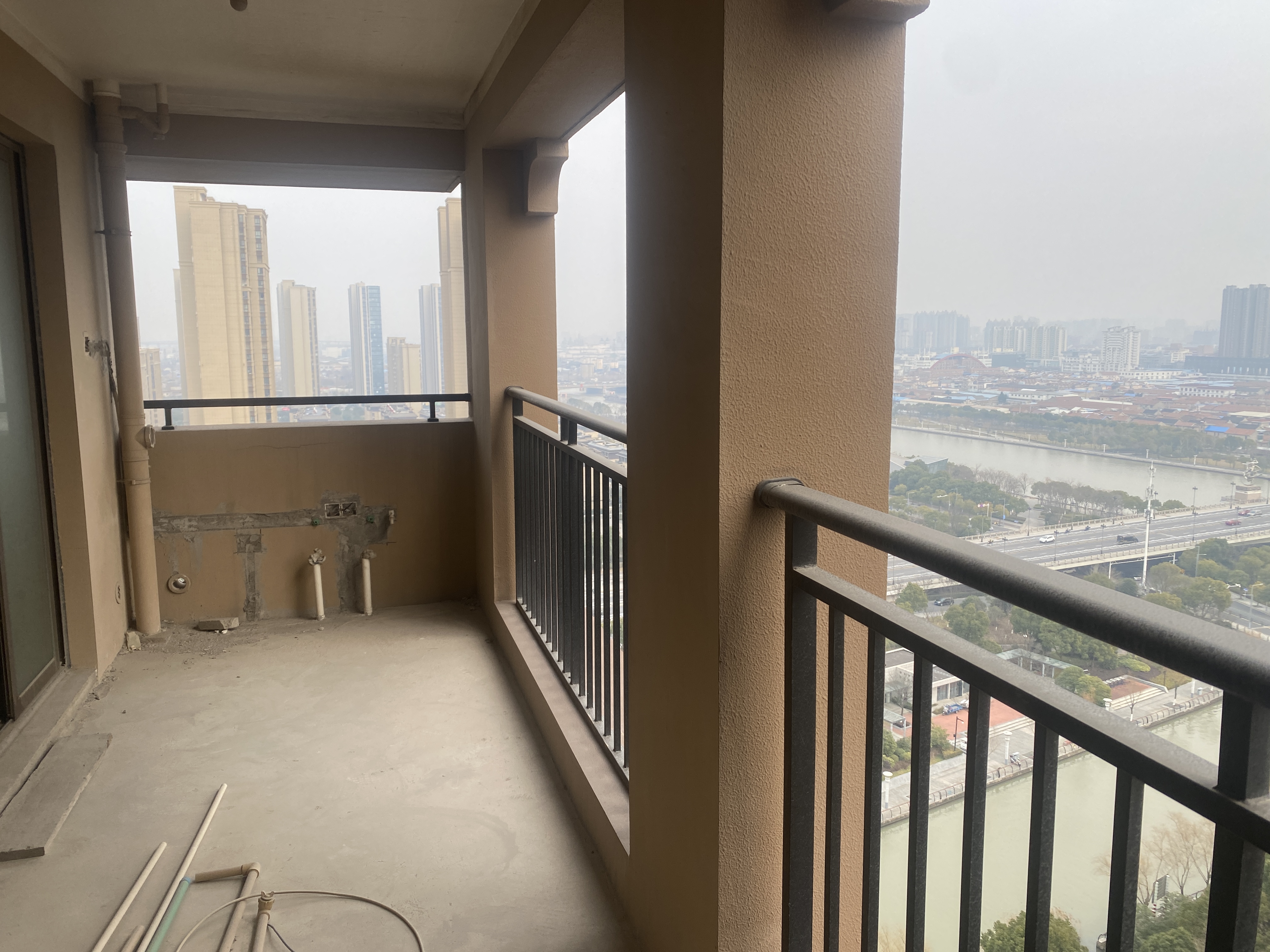 华强城 3室1厅1卫 108m&sup2;