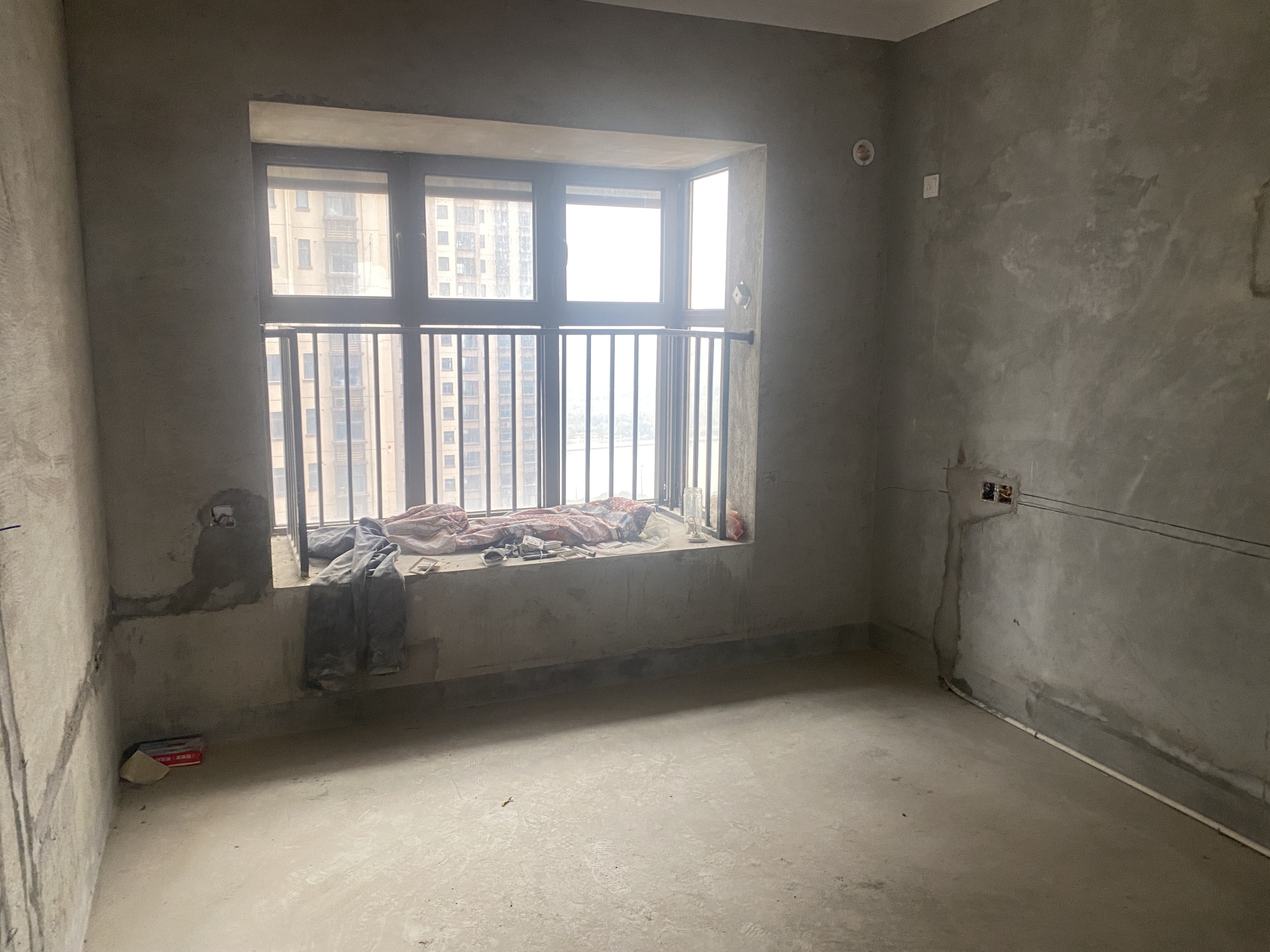华强城 3室1厅1卫 108m&sup2;