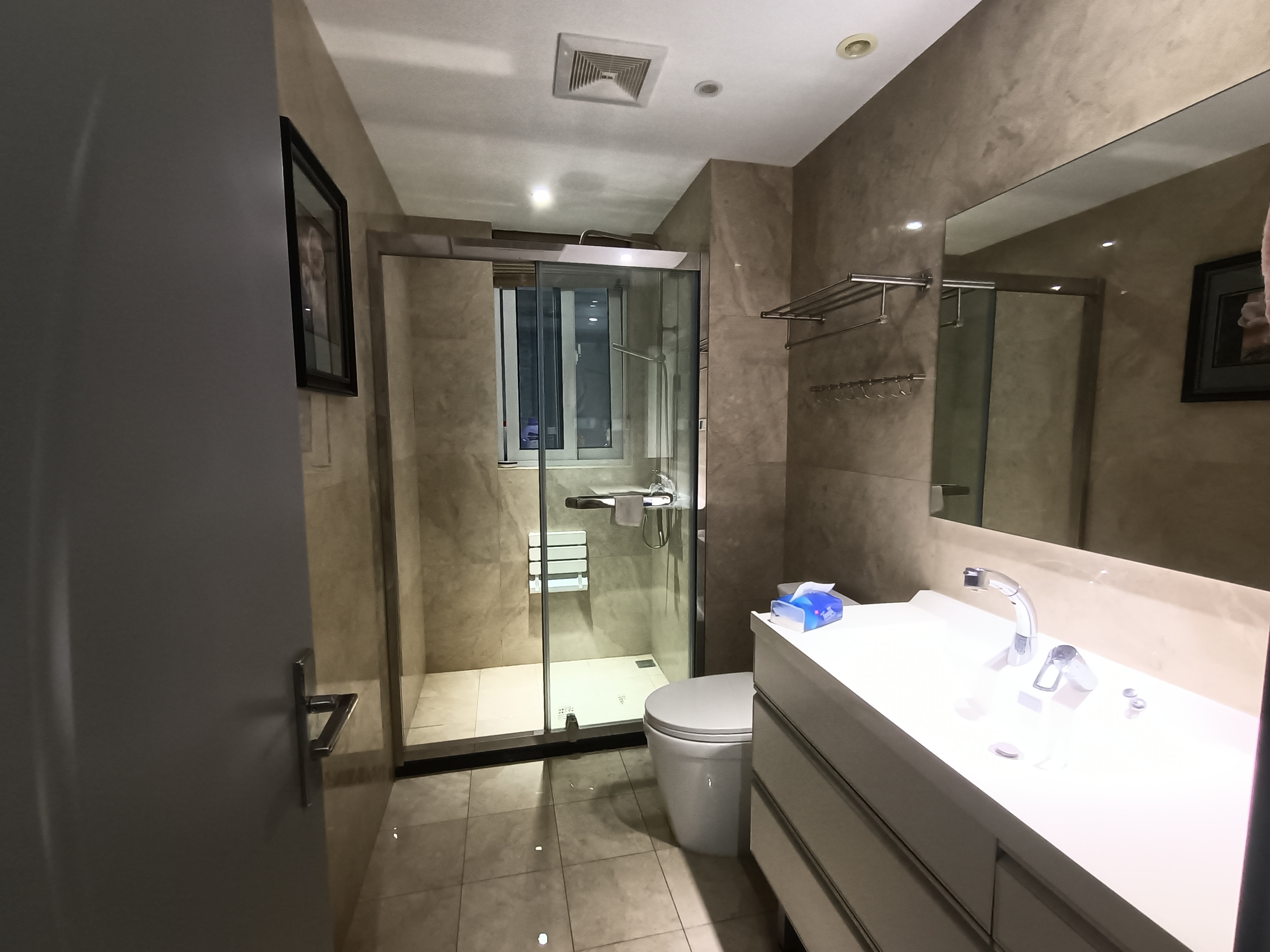 星光耀广场 4室2厅2卫 188.00m&sup2;
