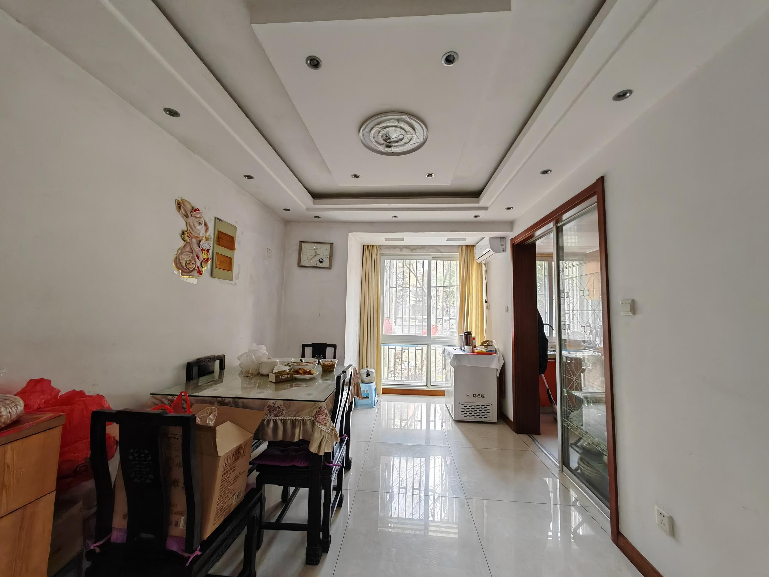 瑞景广场 3室2厅2卫 130m&sup2;