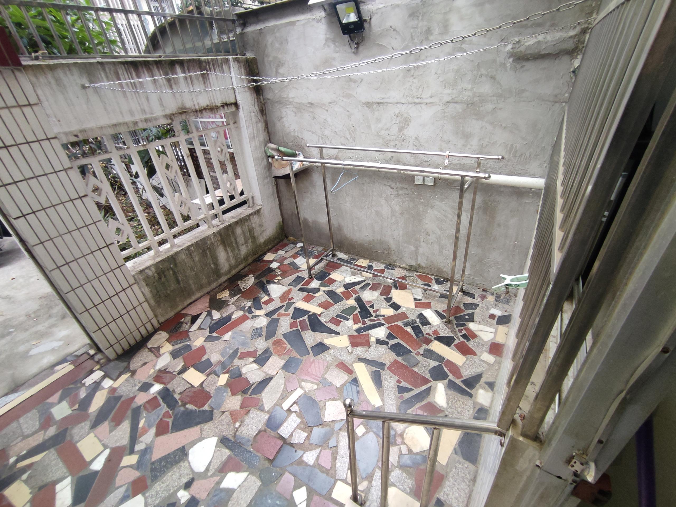 新建路新村(新建花苑) 2室1厅1卫 66.9m&sup2;