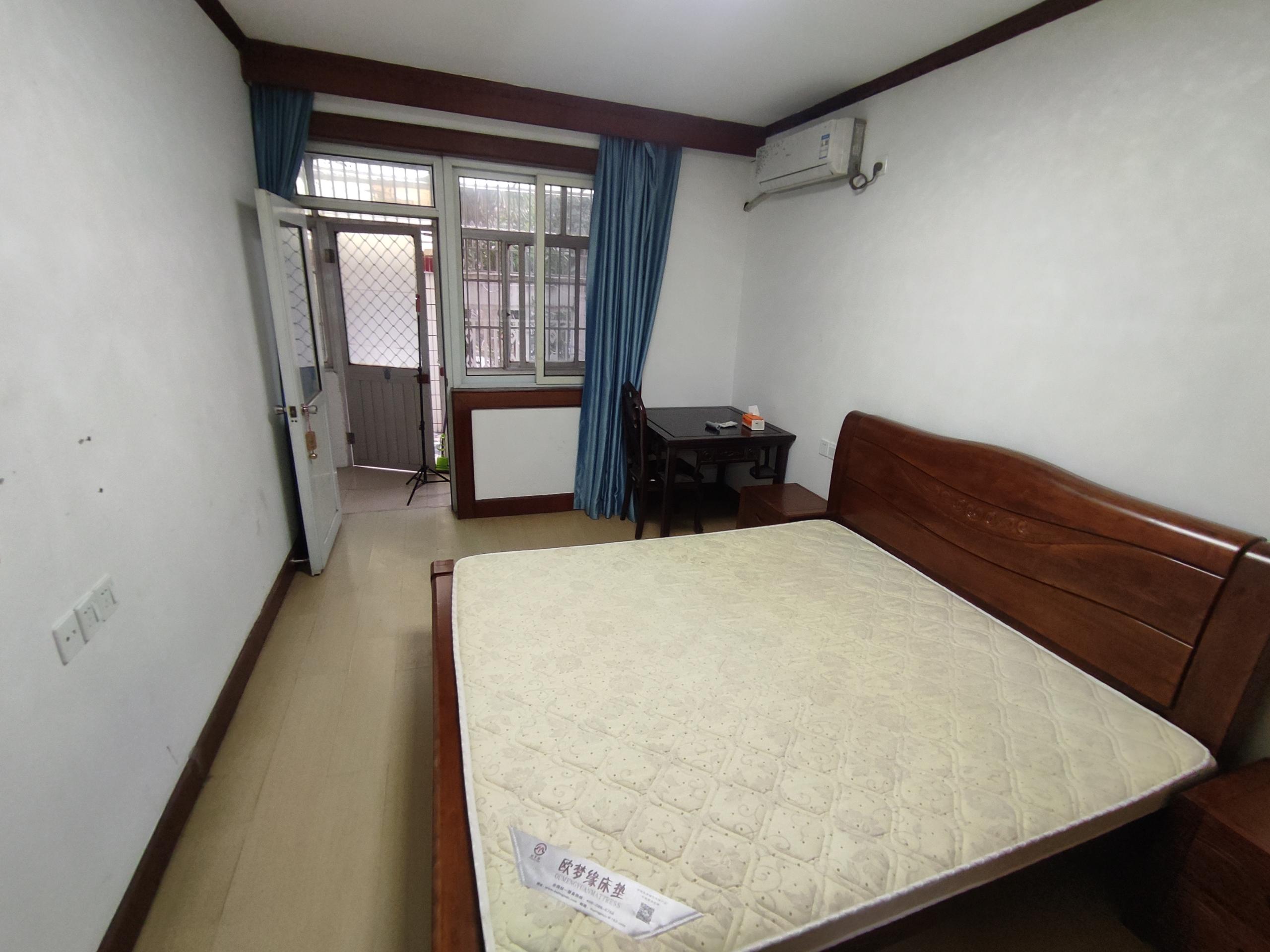 新建路新村 室厅卫 70m&sup2;