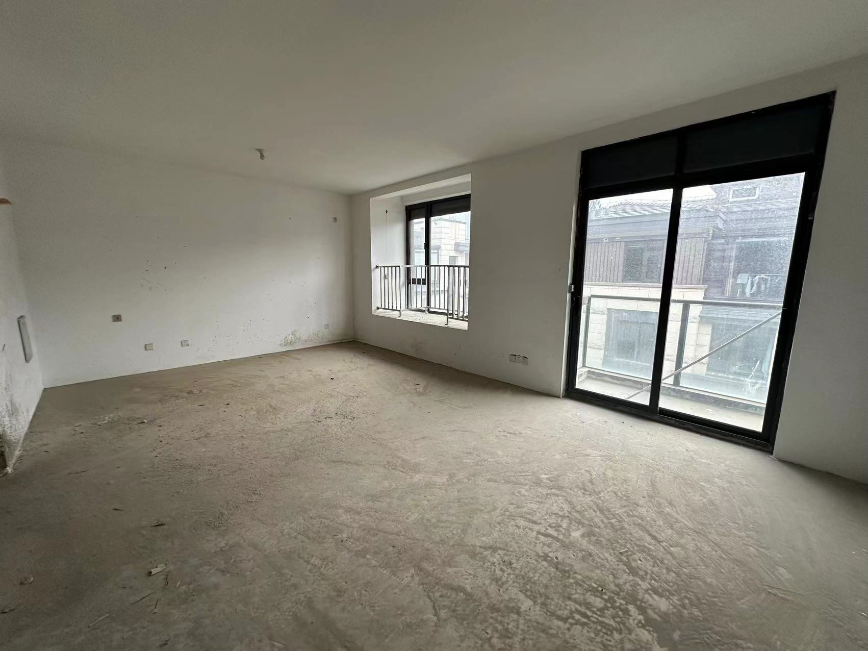 远创紫樾台 5室2厅2卫 359.80m&sup2;
