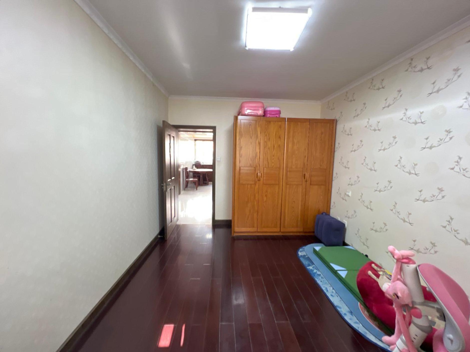 健康公寓 3室2厅2卫 139.56m&sup2;