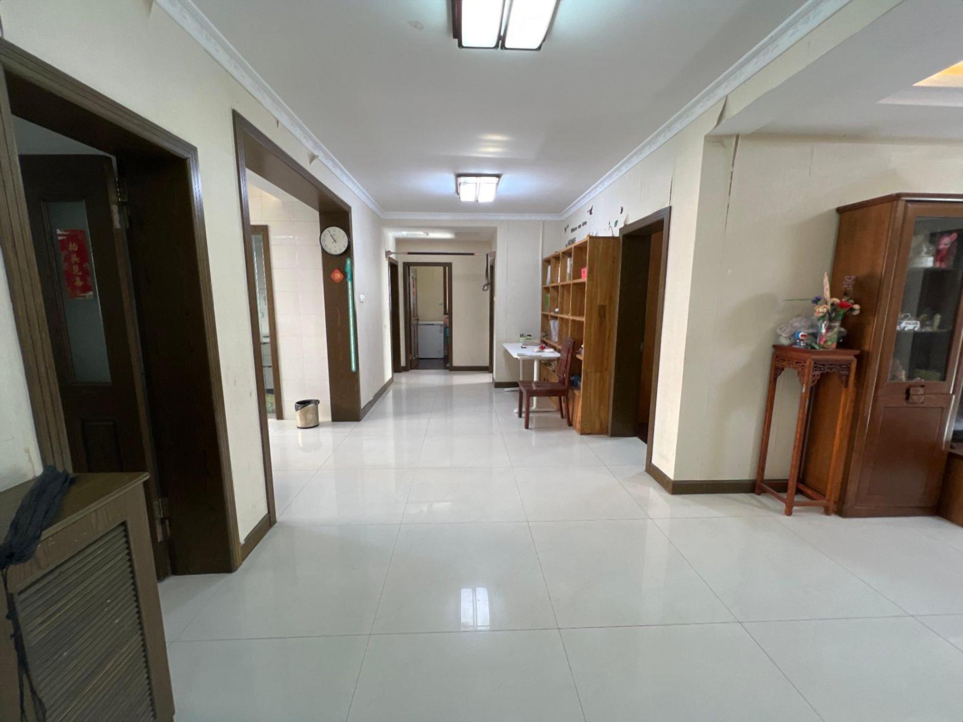 健康公寓 3室2厅2卫 139.56m²