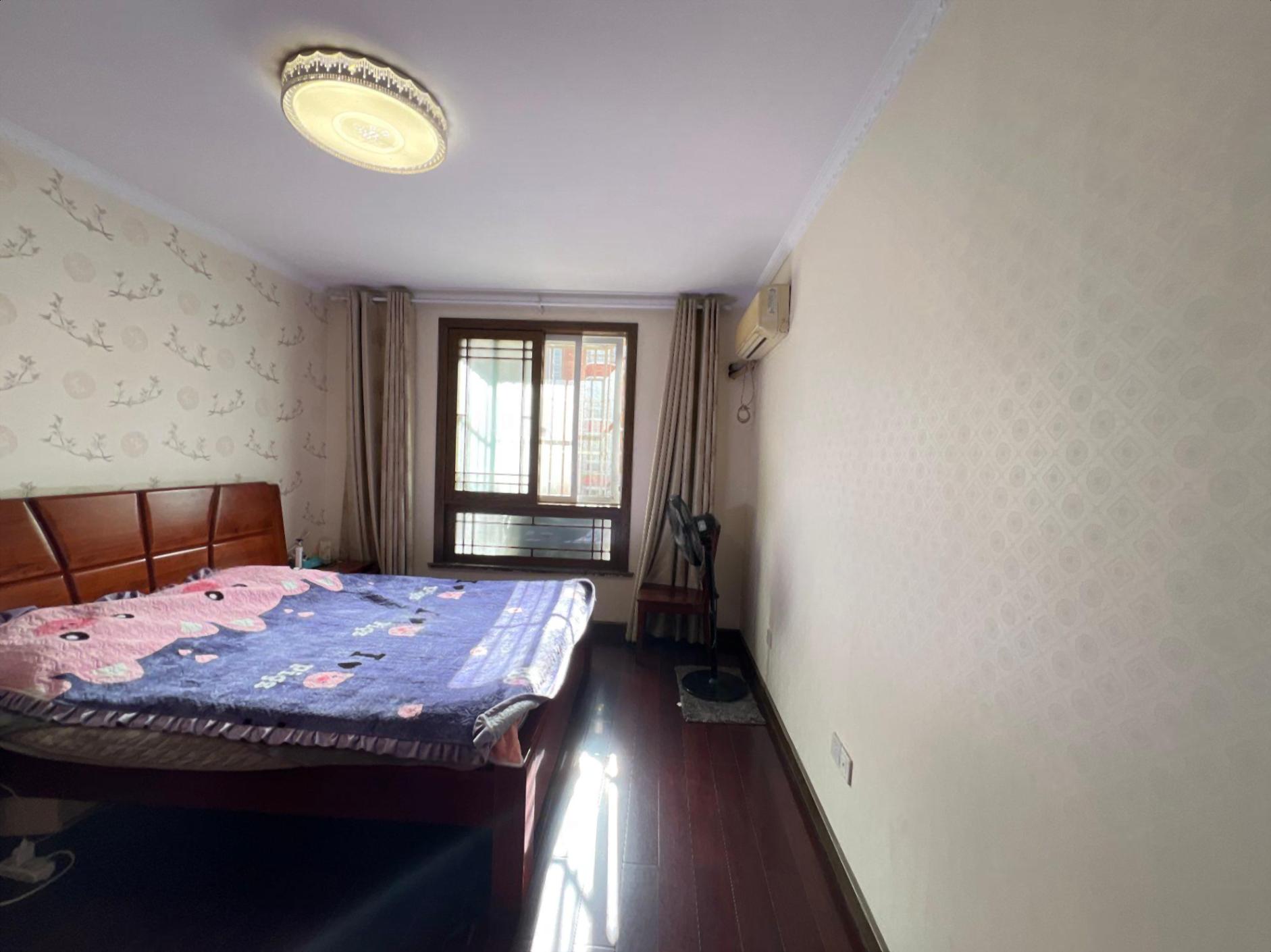 健康公寓 3室2厅2卫 139.56m&sup2;