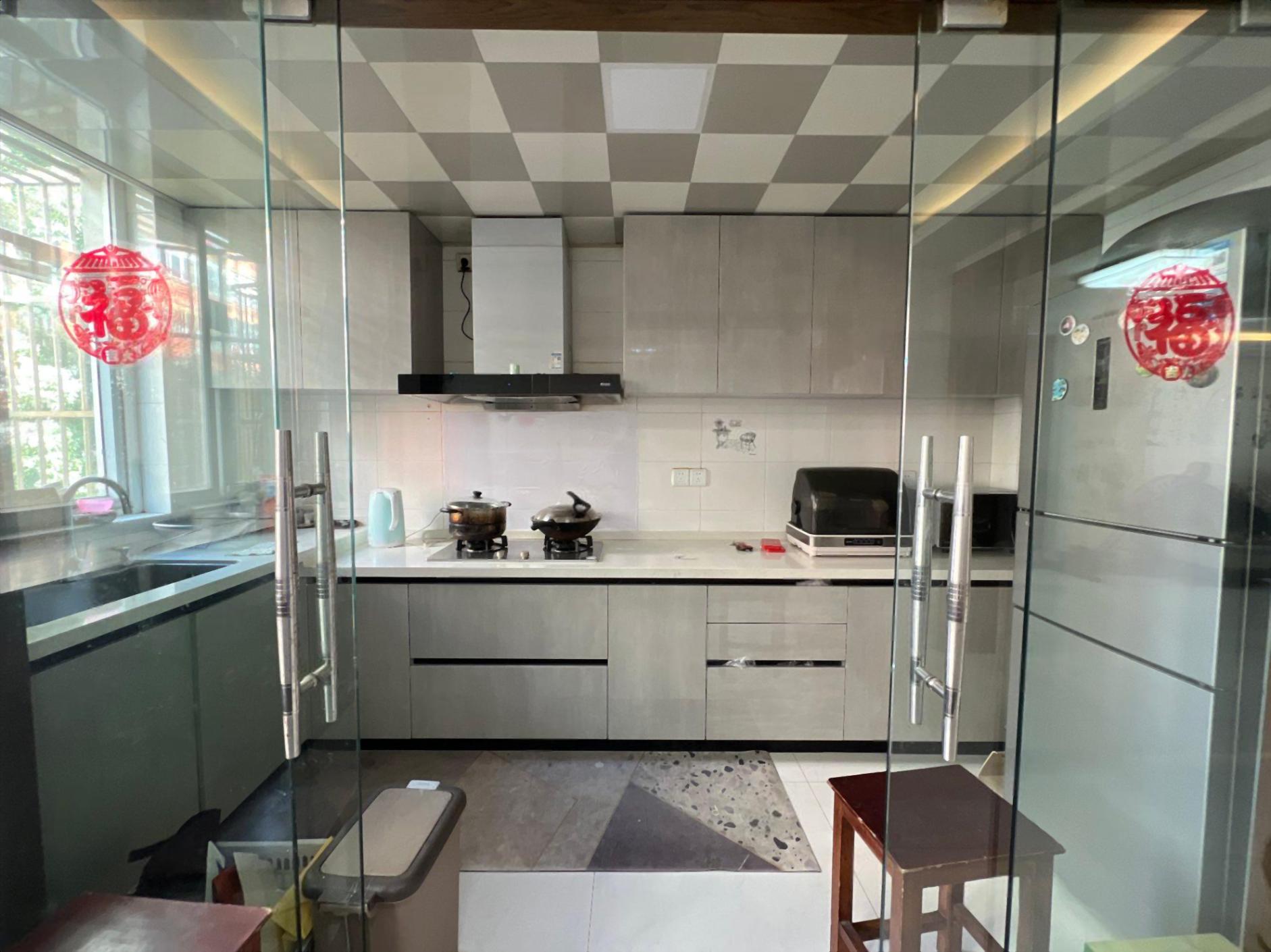 健康公寓 3室2厅2卫 139.56m&sup2;