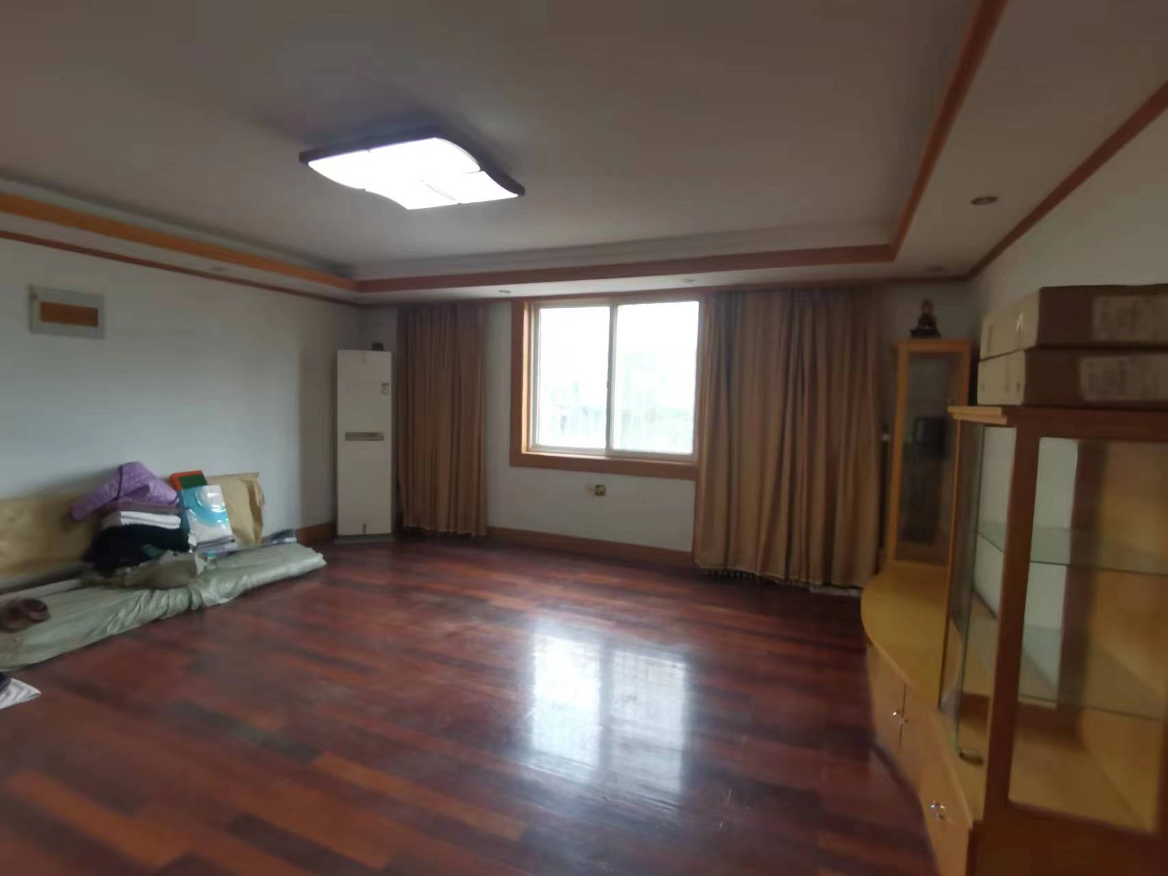 金鑫苑 3室2厅2卫 165m&sup2;