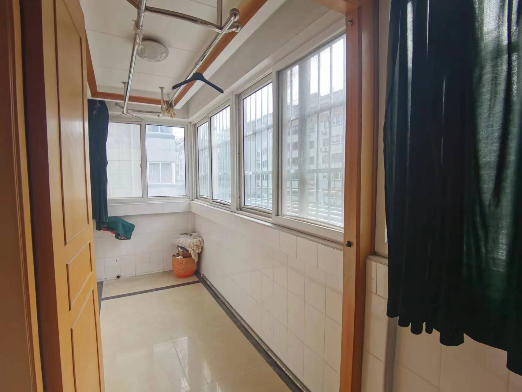 金鑫苑 3室2厅2卫 165m&sup2;