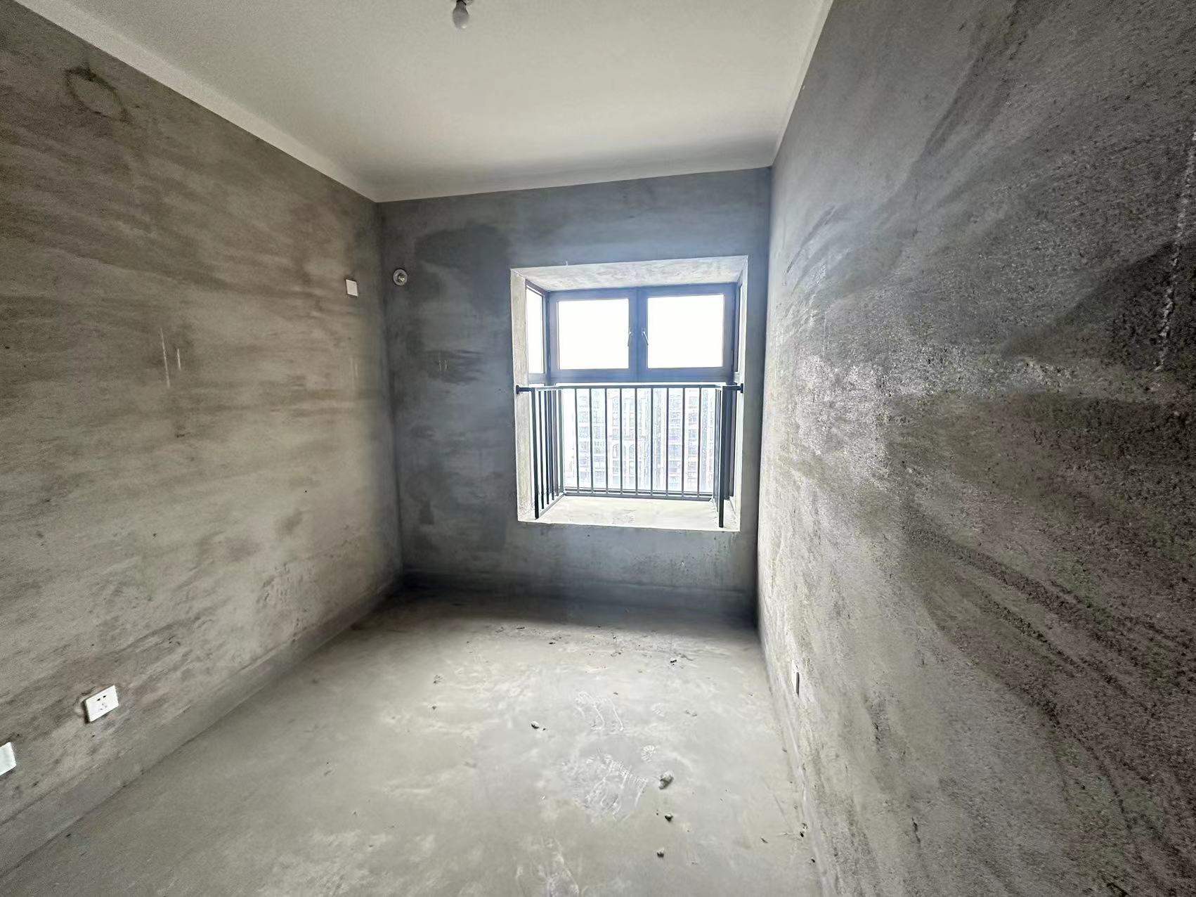 华强城 3室2厅2卫 128m&sup2;