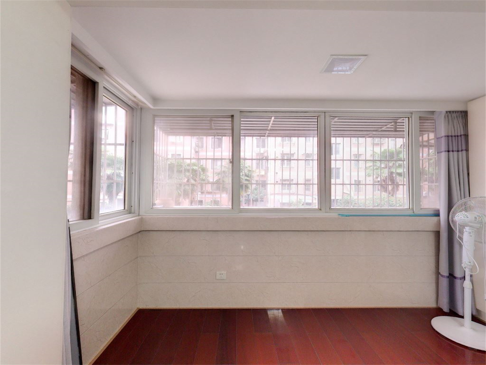 文峰花苑 3室1厅1卫 73.65m&sup2;