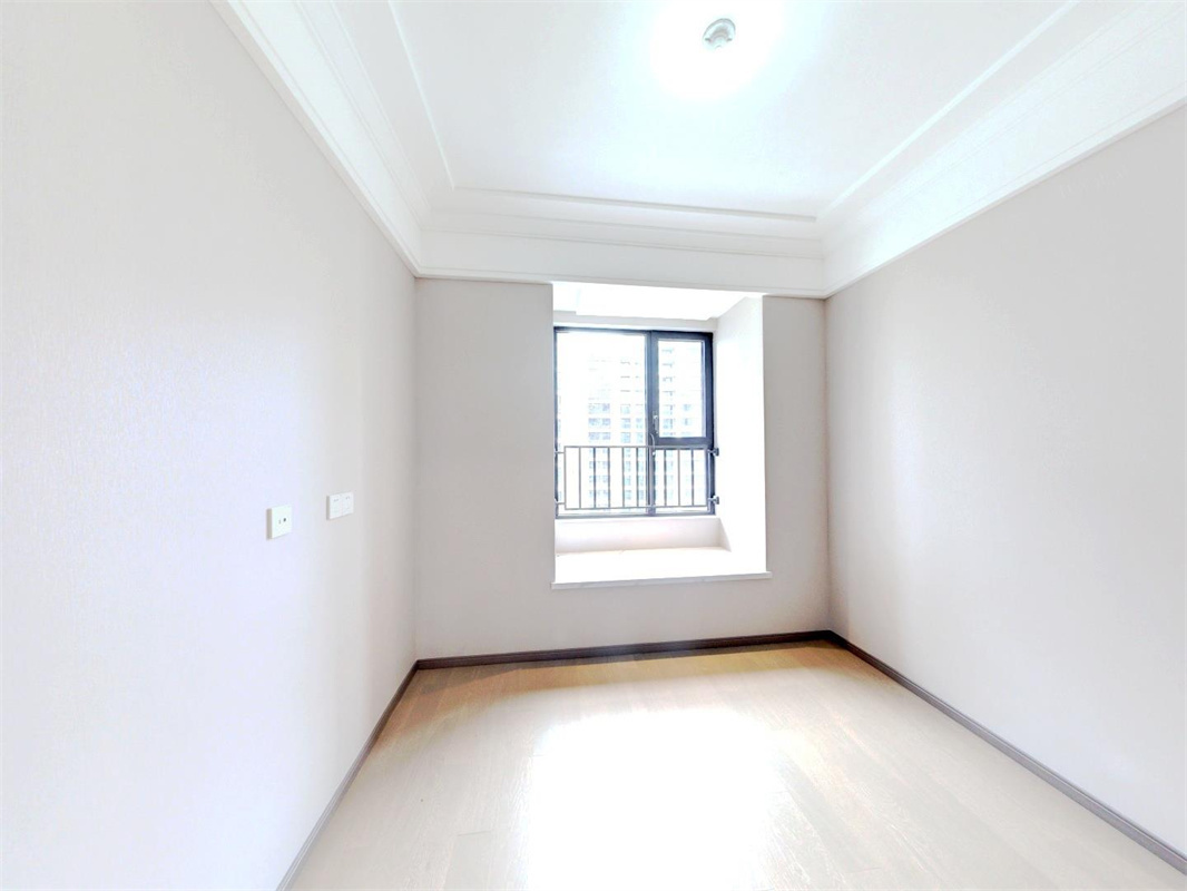 绿城&middot;诚园 3室2厅2卫 131m&sup2;