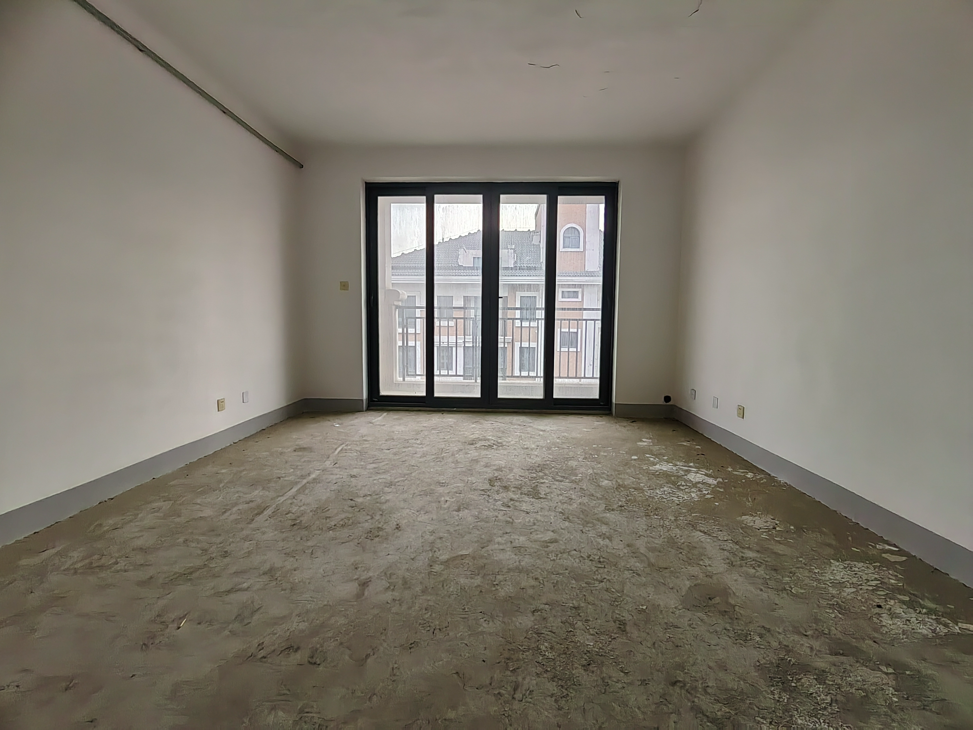 金水湾花园 4室2厅2卫 160m&sup2;