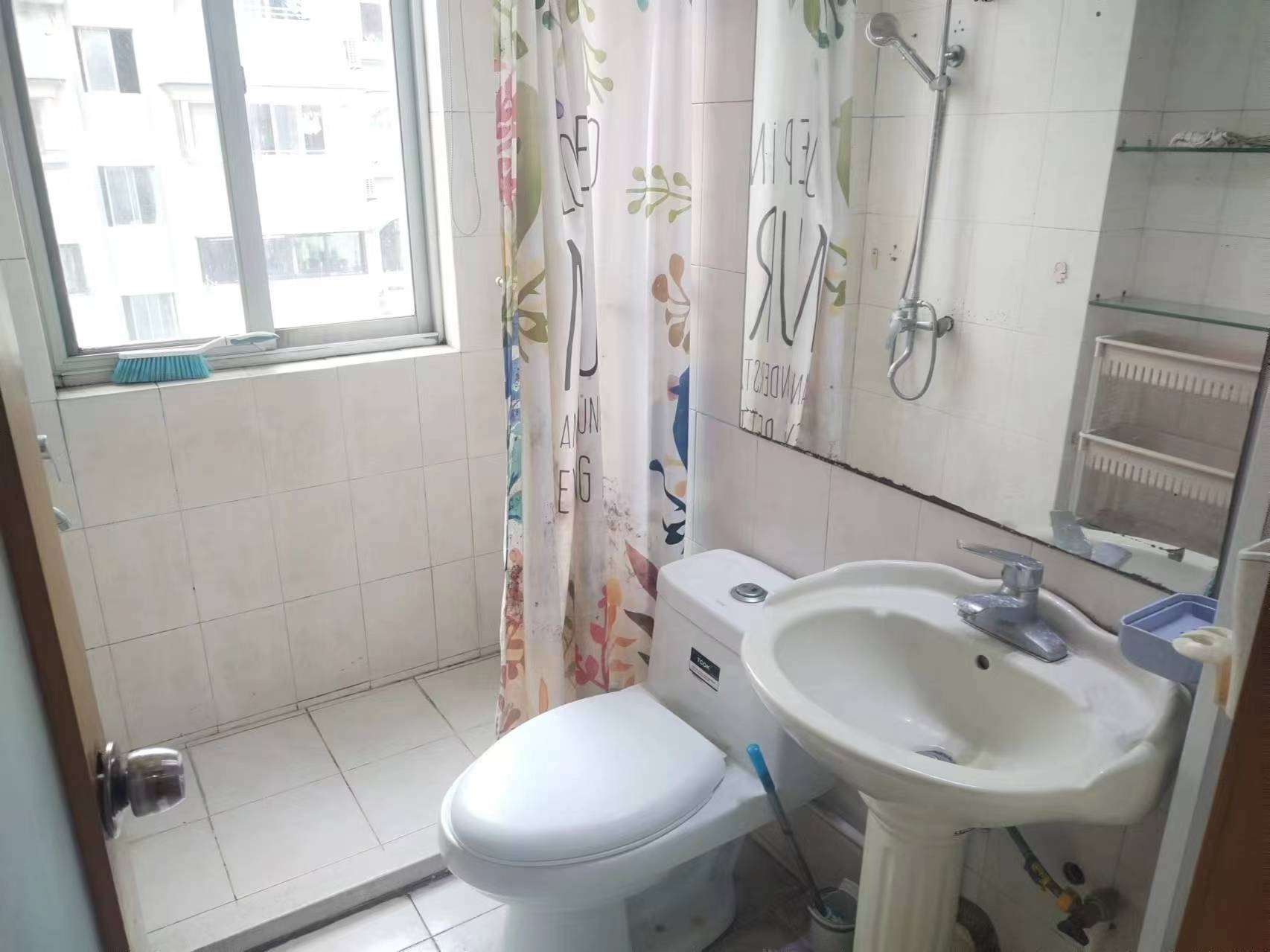 学田南苑 2室1厅1卫 72m&sup2;