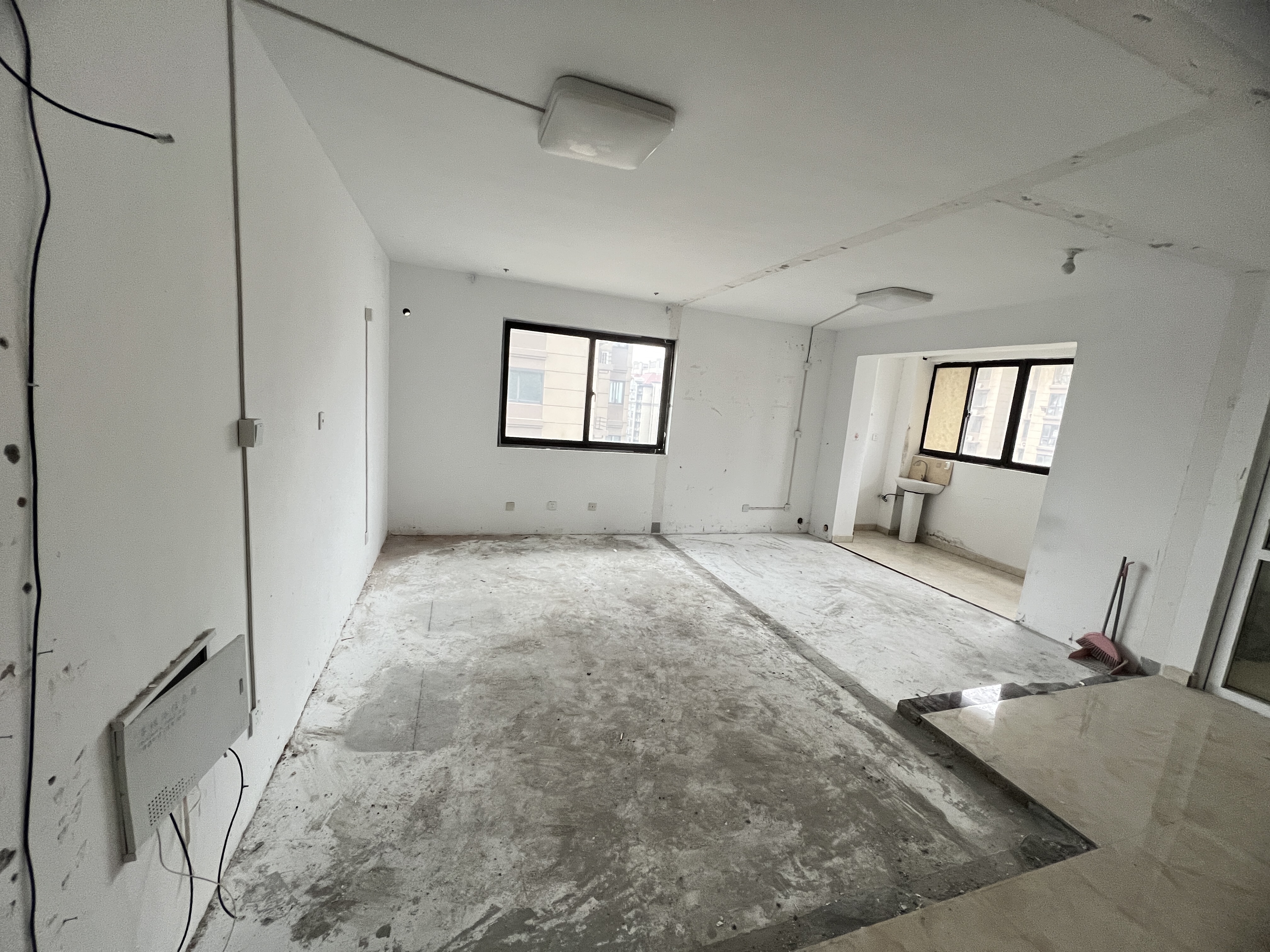 临江家园 3室2厅2卫 141.00m&sup2;