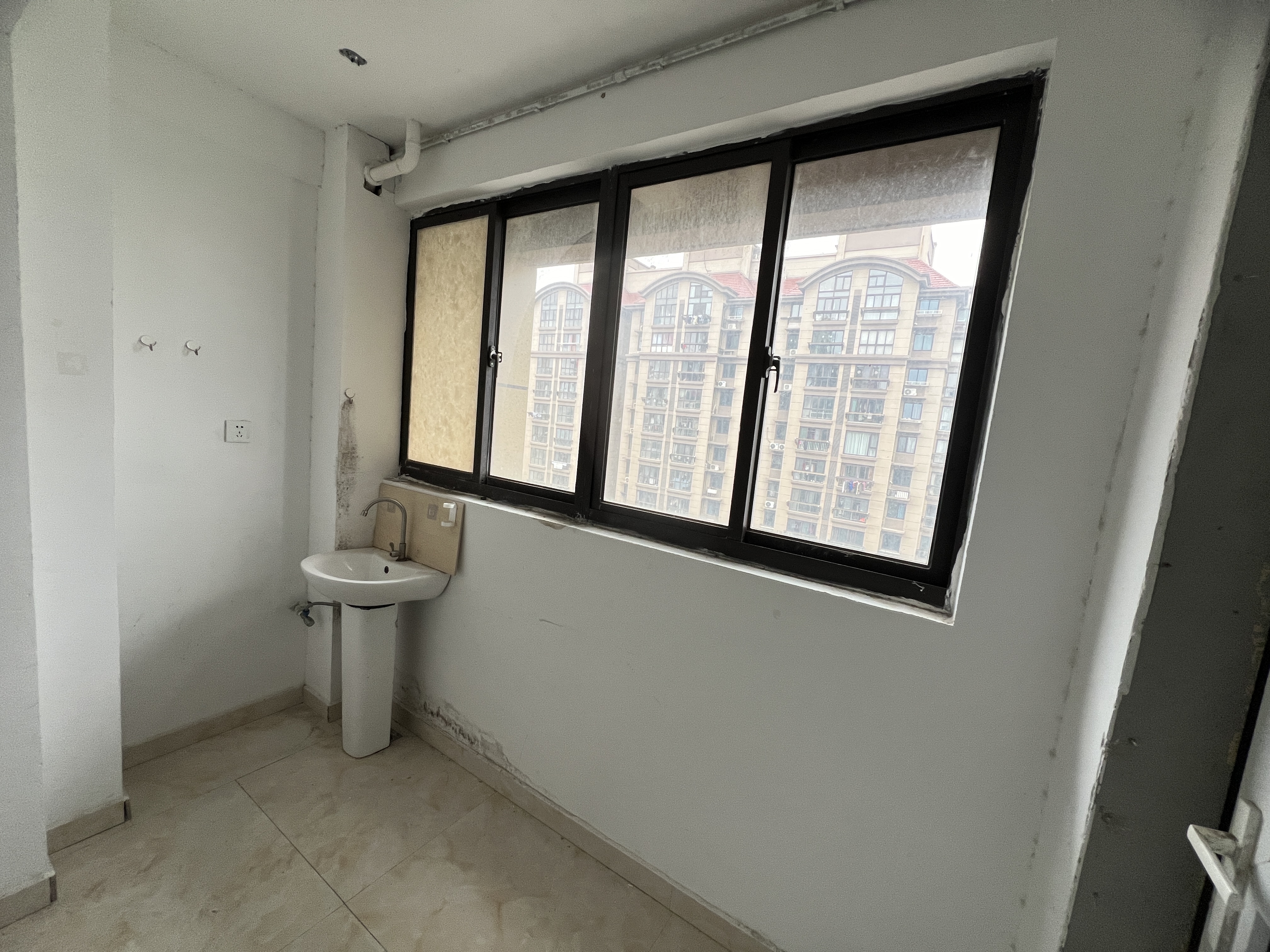 临江家园 3室2厅2卫 141.00m&sup2;