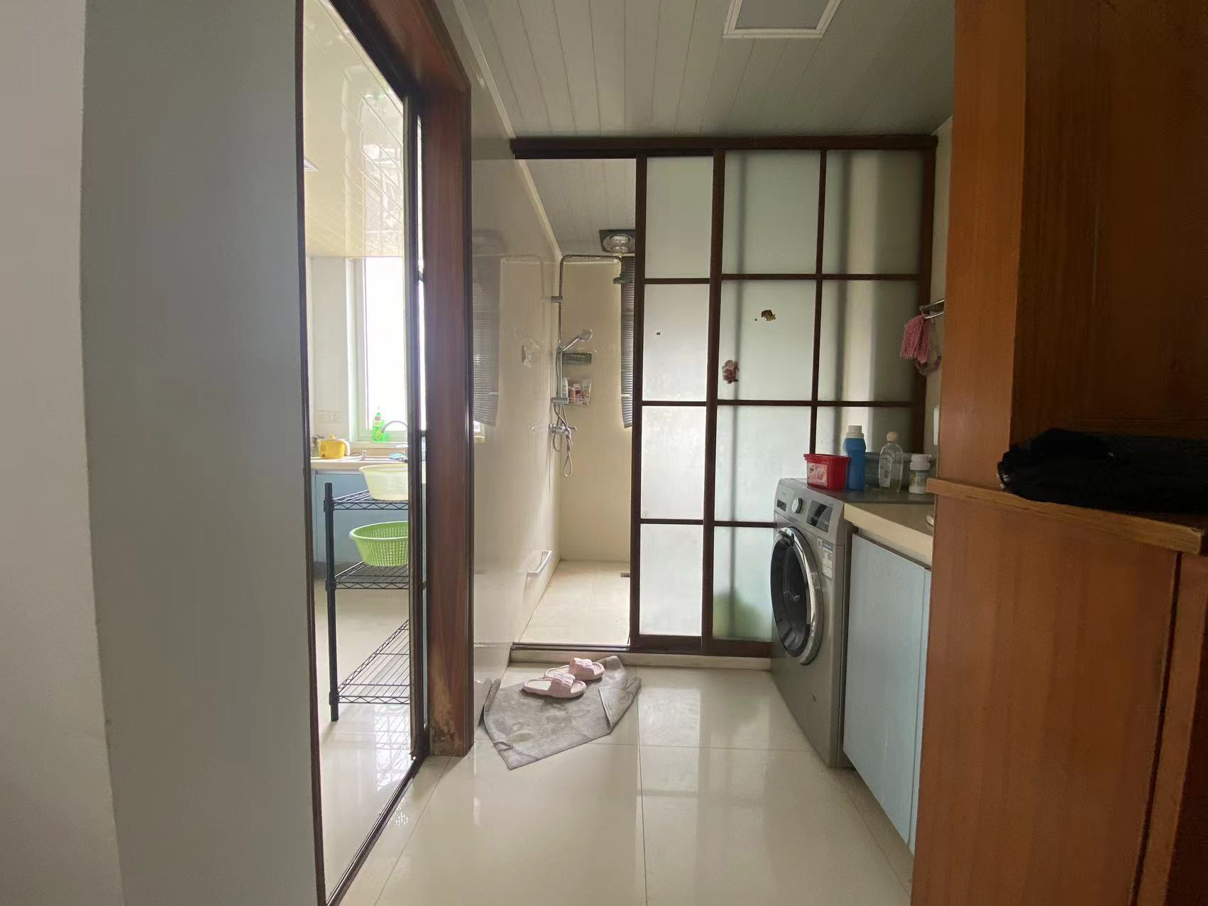 外滩小区 3室2厅1卫 95m&sup2;