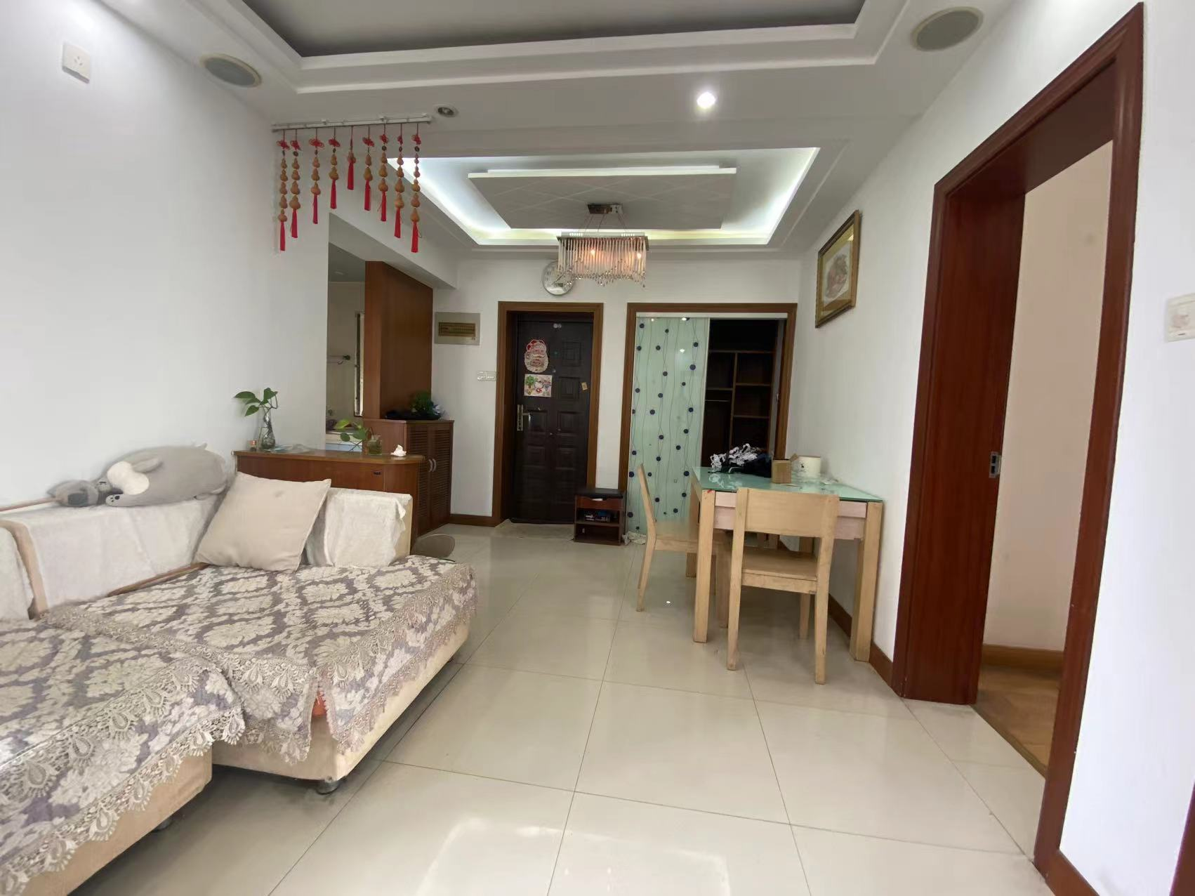 外滩小区 3室2厅1卫 95m&sup2;