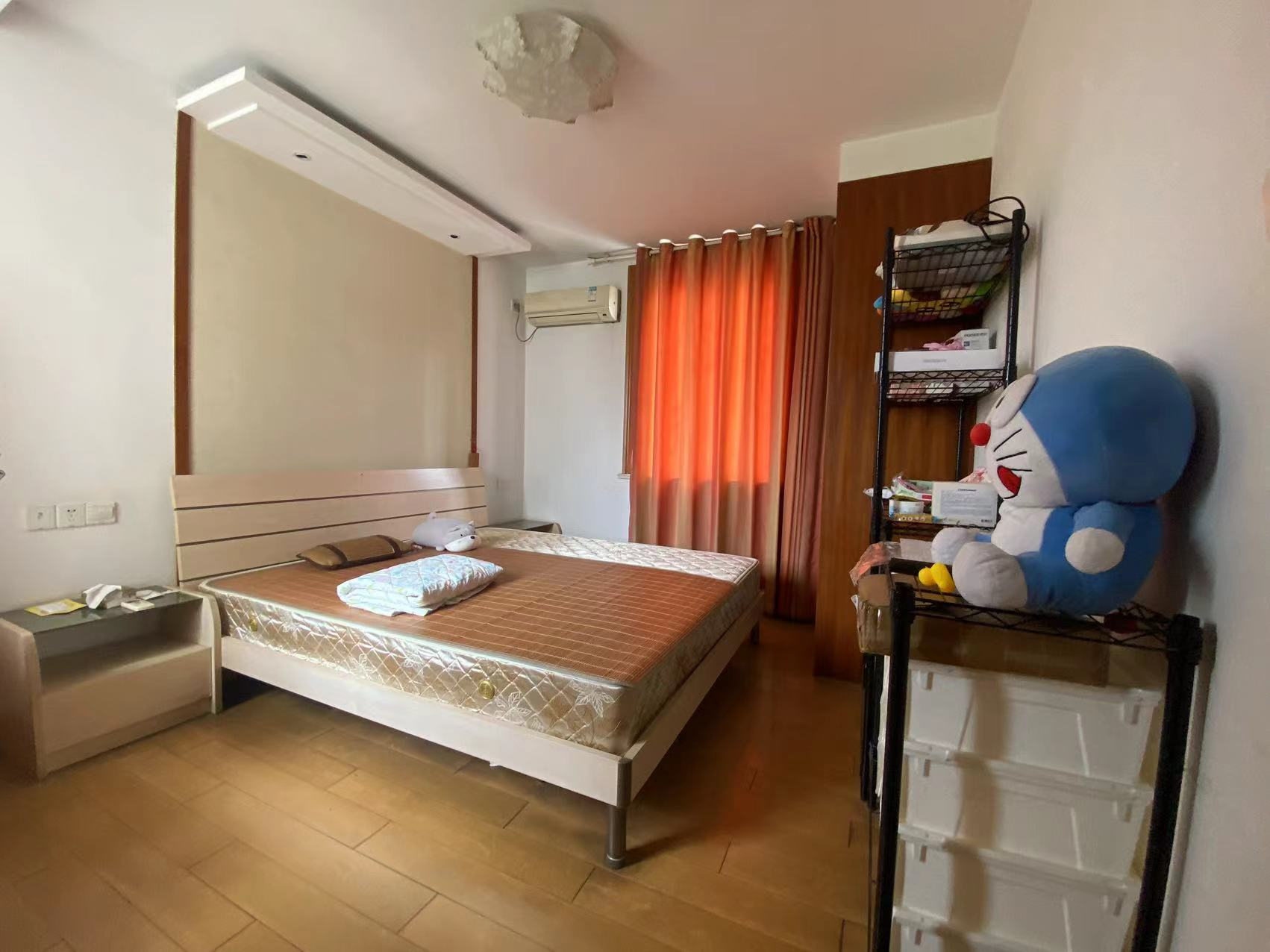 外滩小区 3室2厅1卫 95m&sup2;