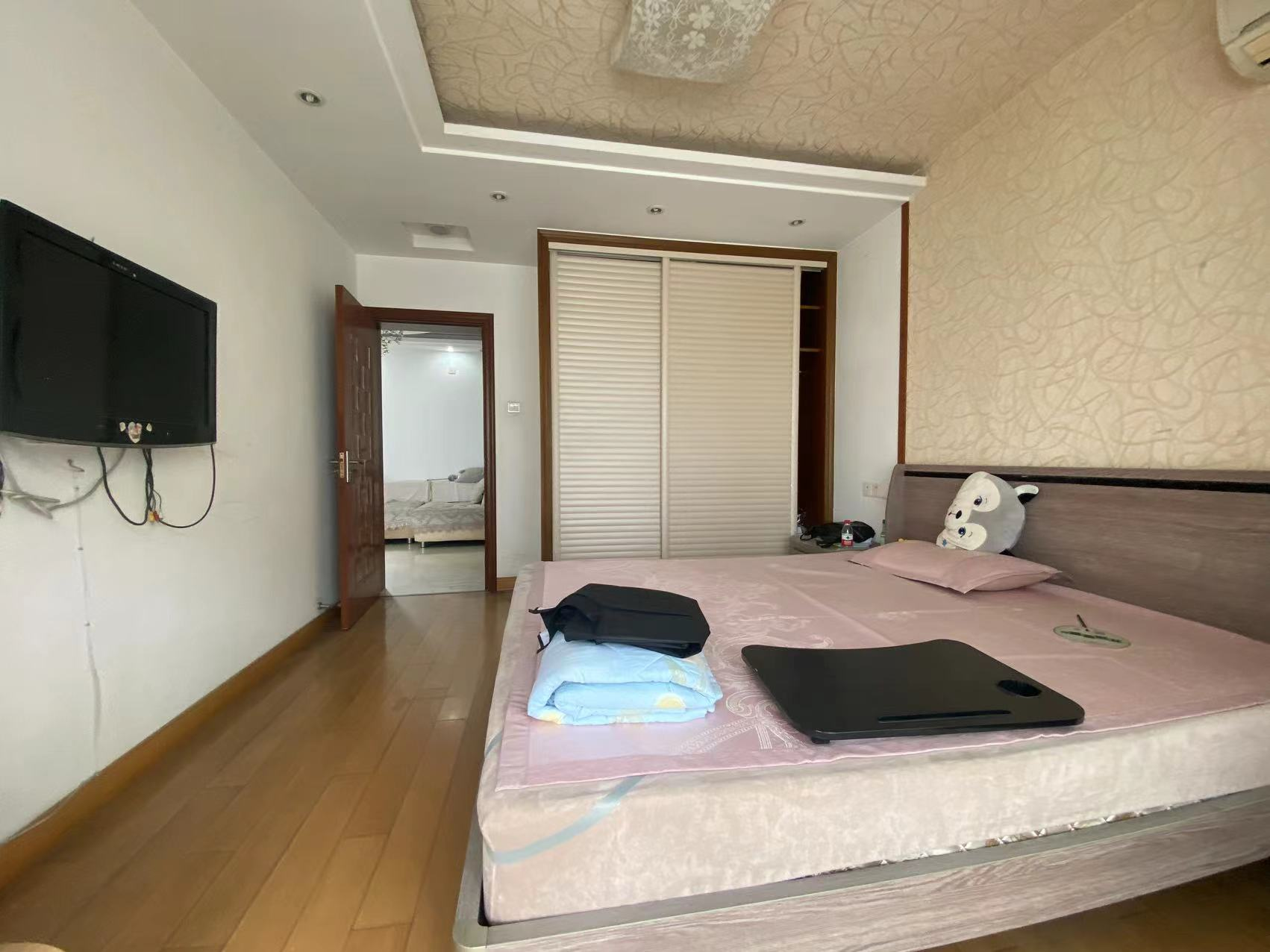 外滩小区 3室2厅1卫 95m&sup2;