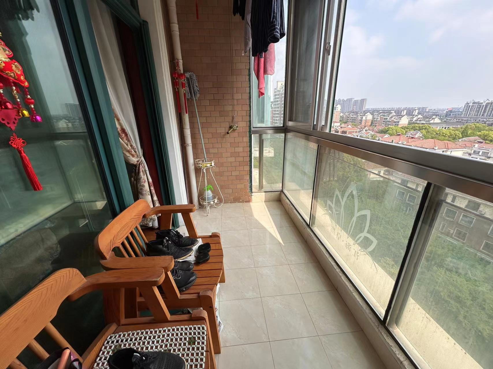 江海皇都私家花园 4室2厅1卫 164m²