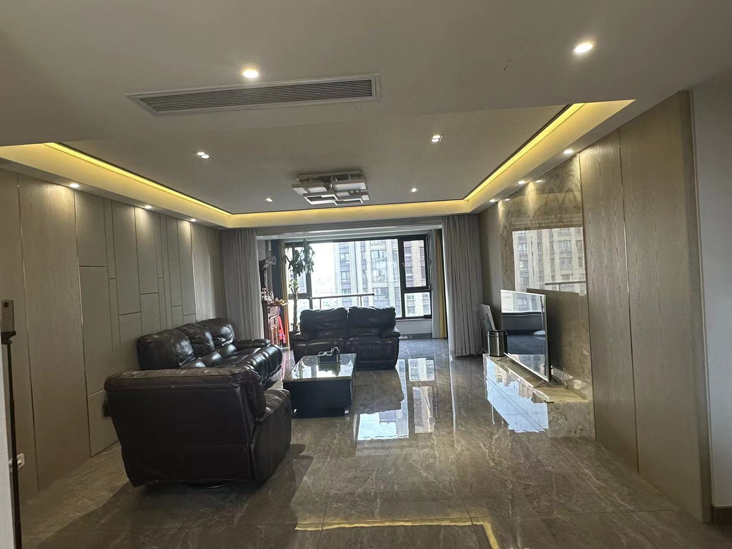 万濠华府 3室2厅2卫 168.51m²