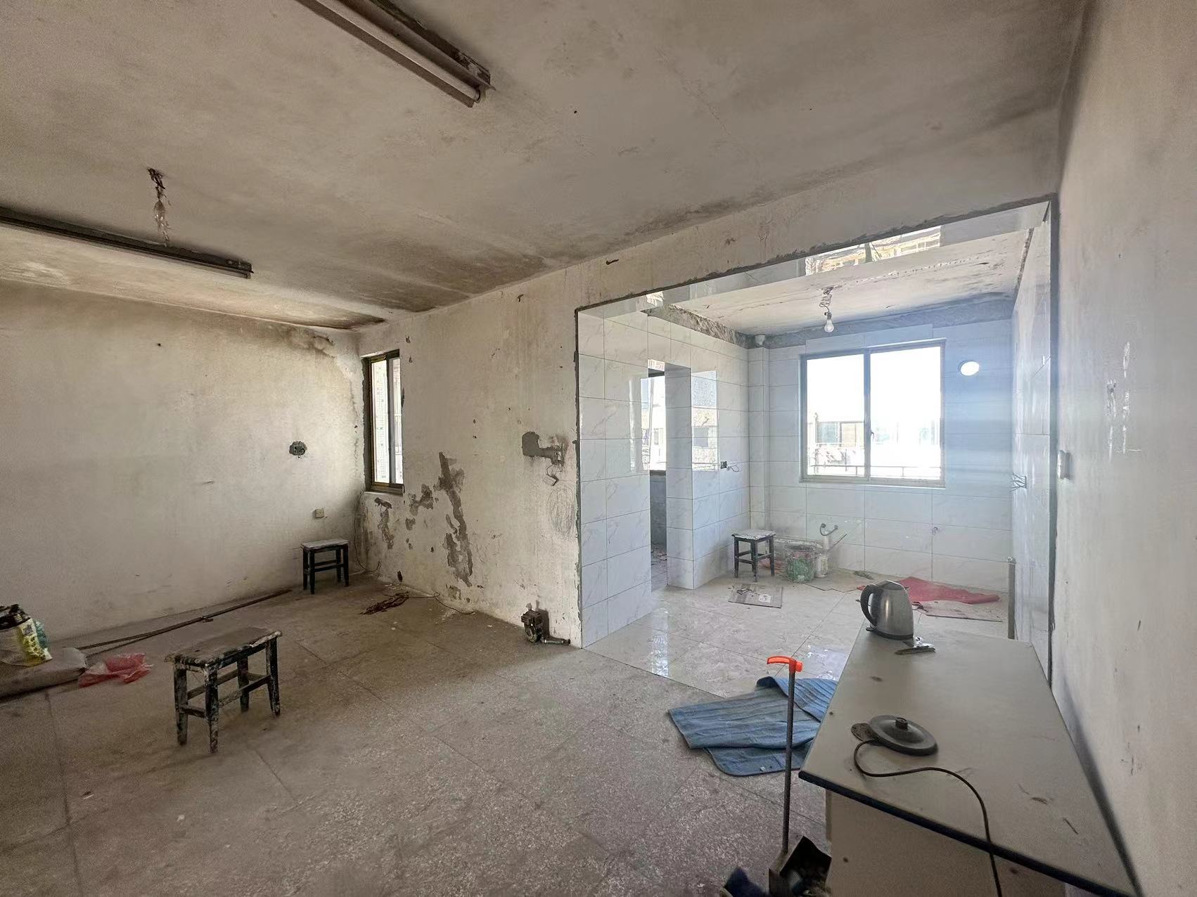 八角亭东一区 2室2厅1卫 91m²