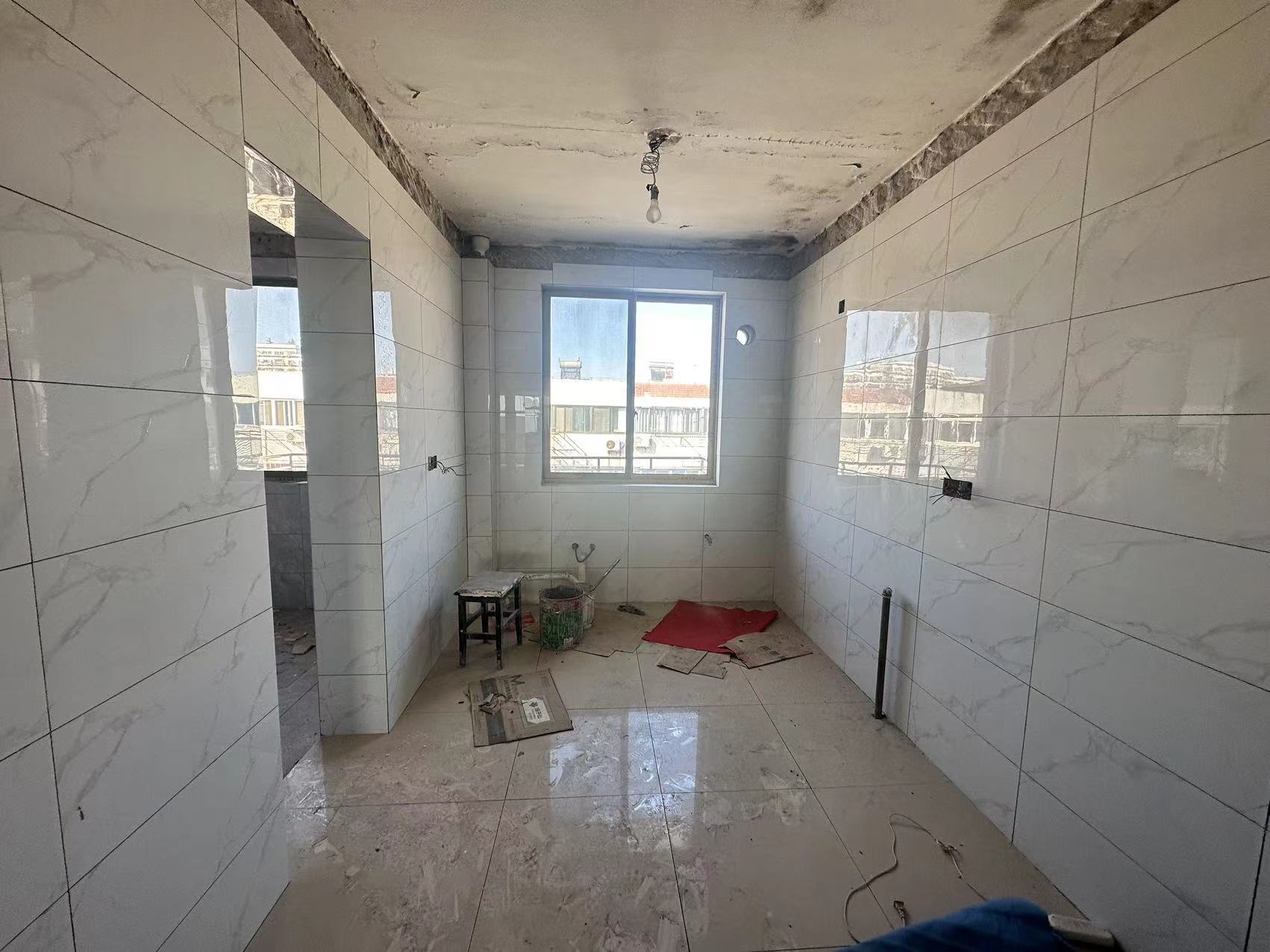 八角亭东一区 2室2厅1卫 91m&sup2;