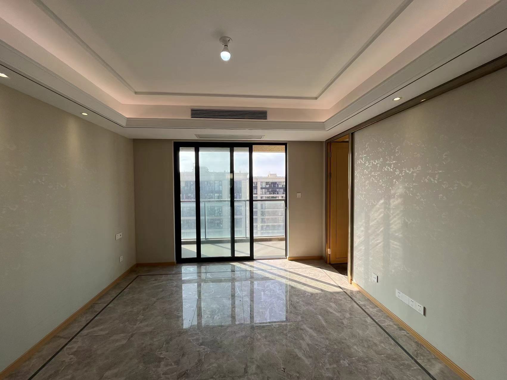 绿城沁园 4室2厅2卫 143m²