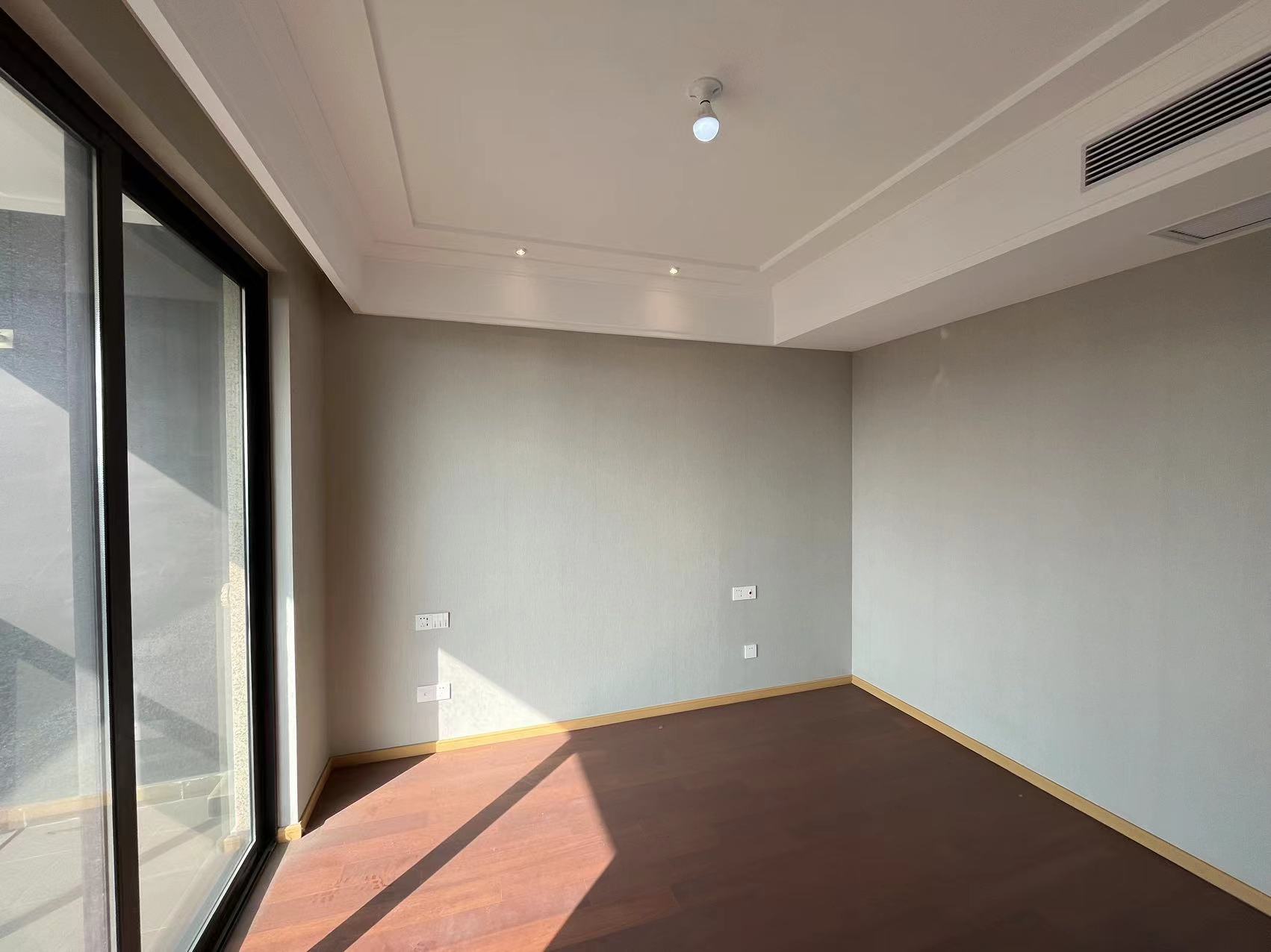 绿城沁园 4室2厅2卫 143m²