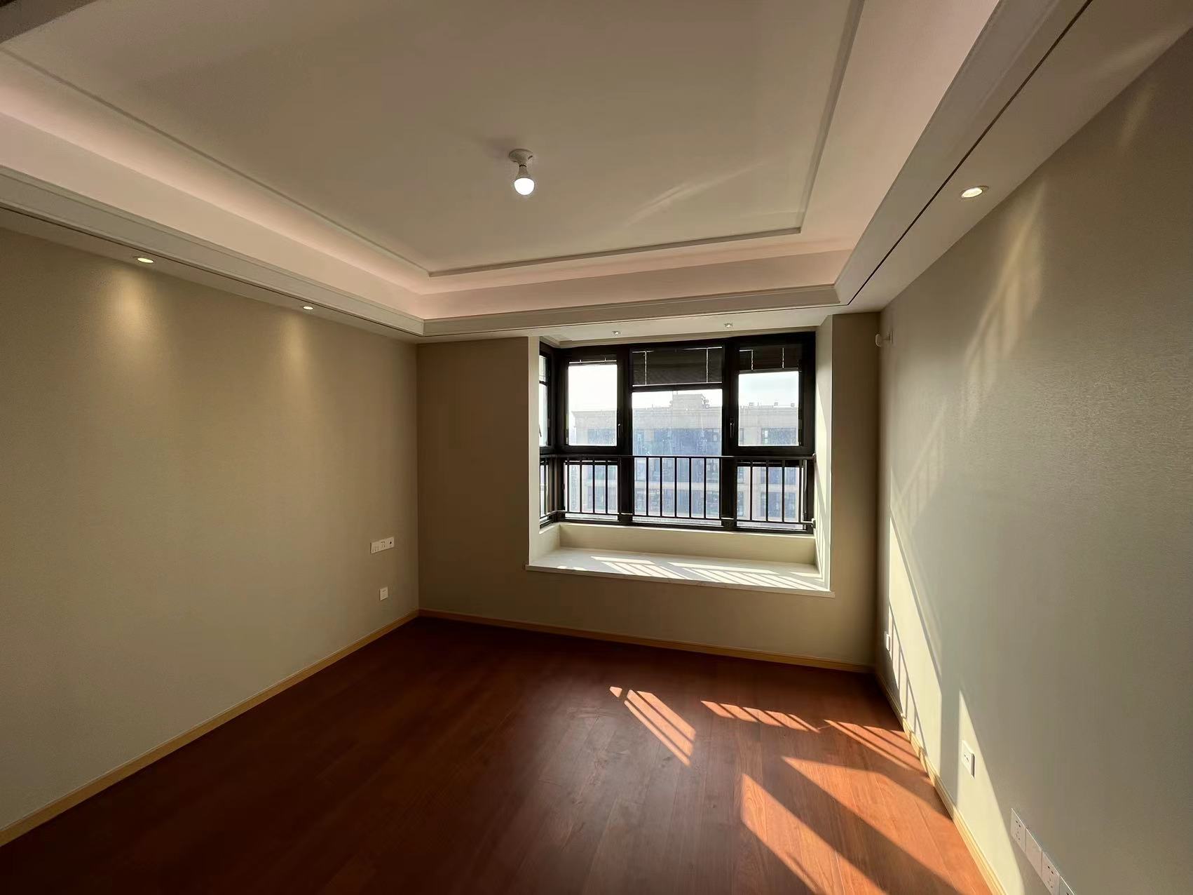绿城沁园 4室2厅2卫 143m²