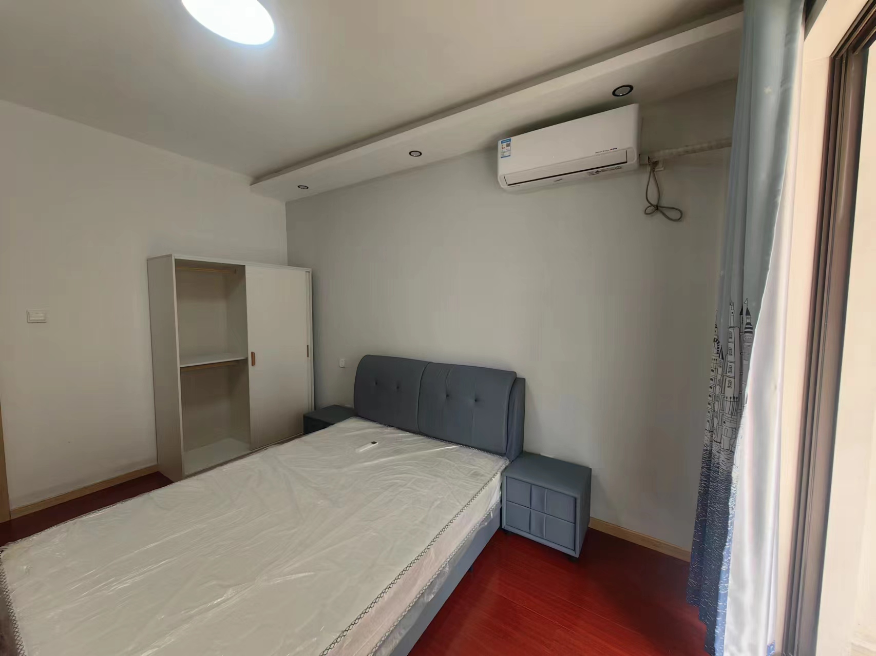 兴石花园 1室1厅1卫 60m&sup2;