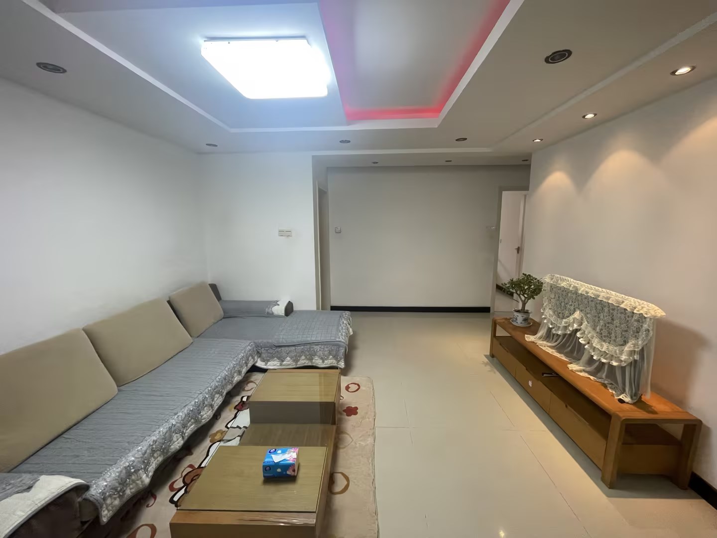 前景花苑 3室2厅1卫 137m&sup2;