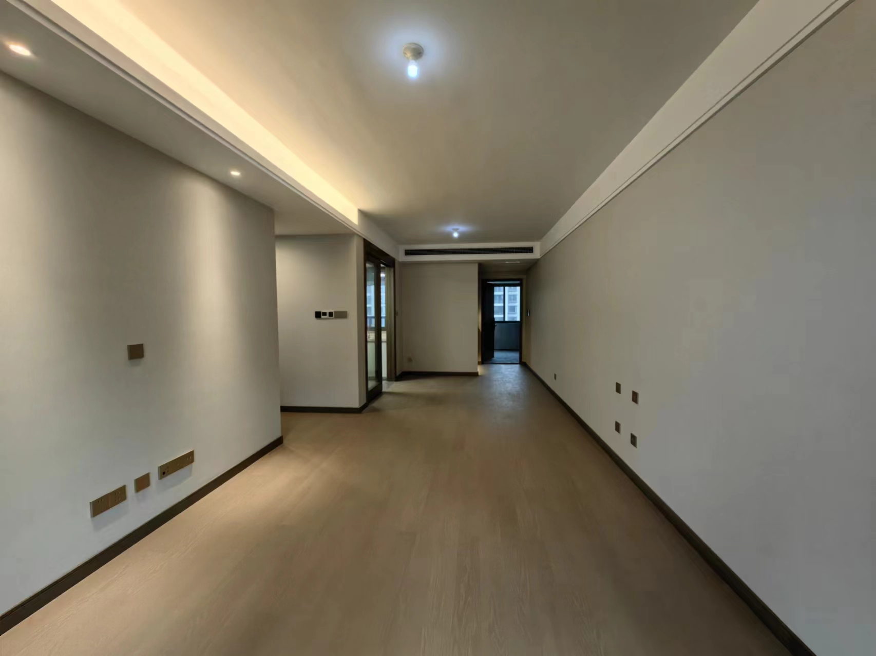 北纬31度 3室2厅1卫 96.86m²