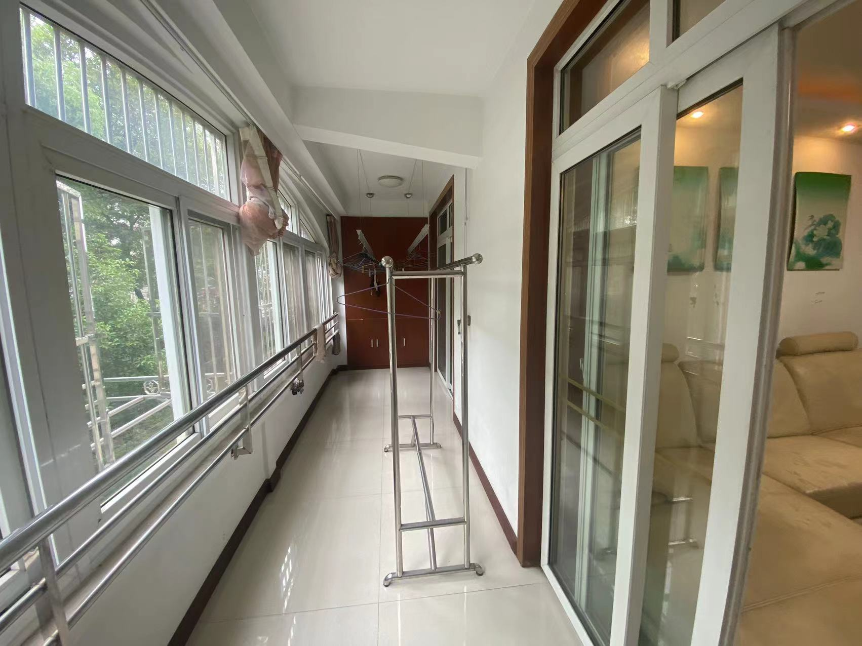 春晖花园 3室2厅2卫 122m&sup2;