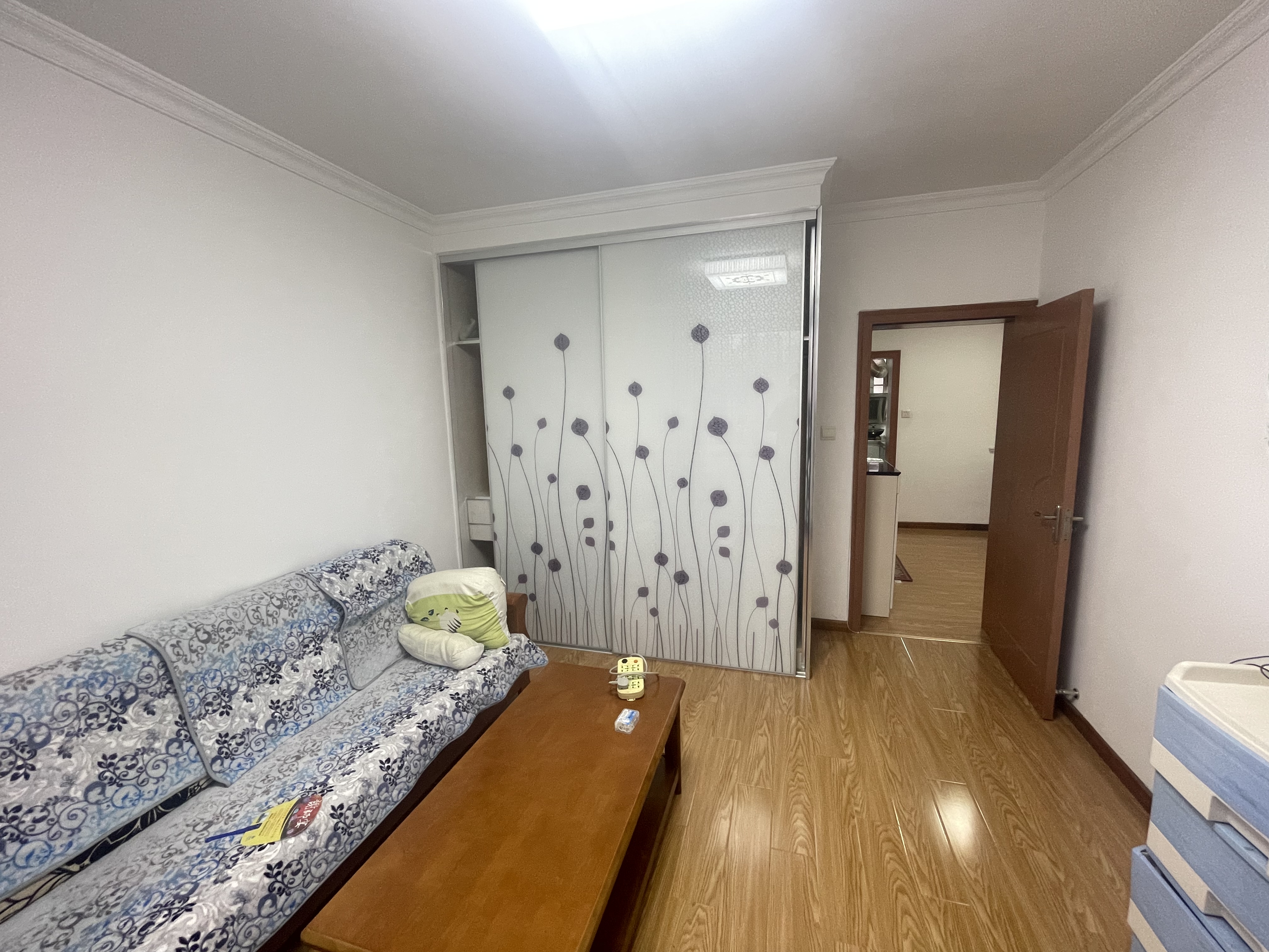 易家桥新村 2室1厅1卫 60m&sup2;