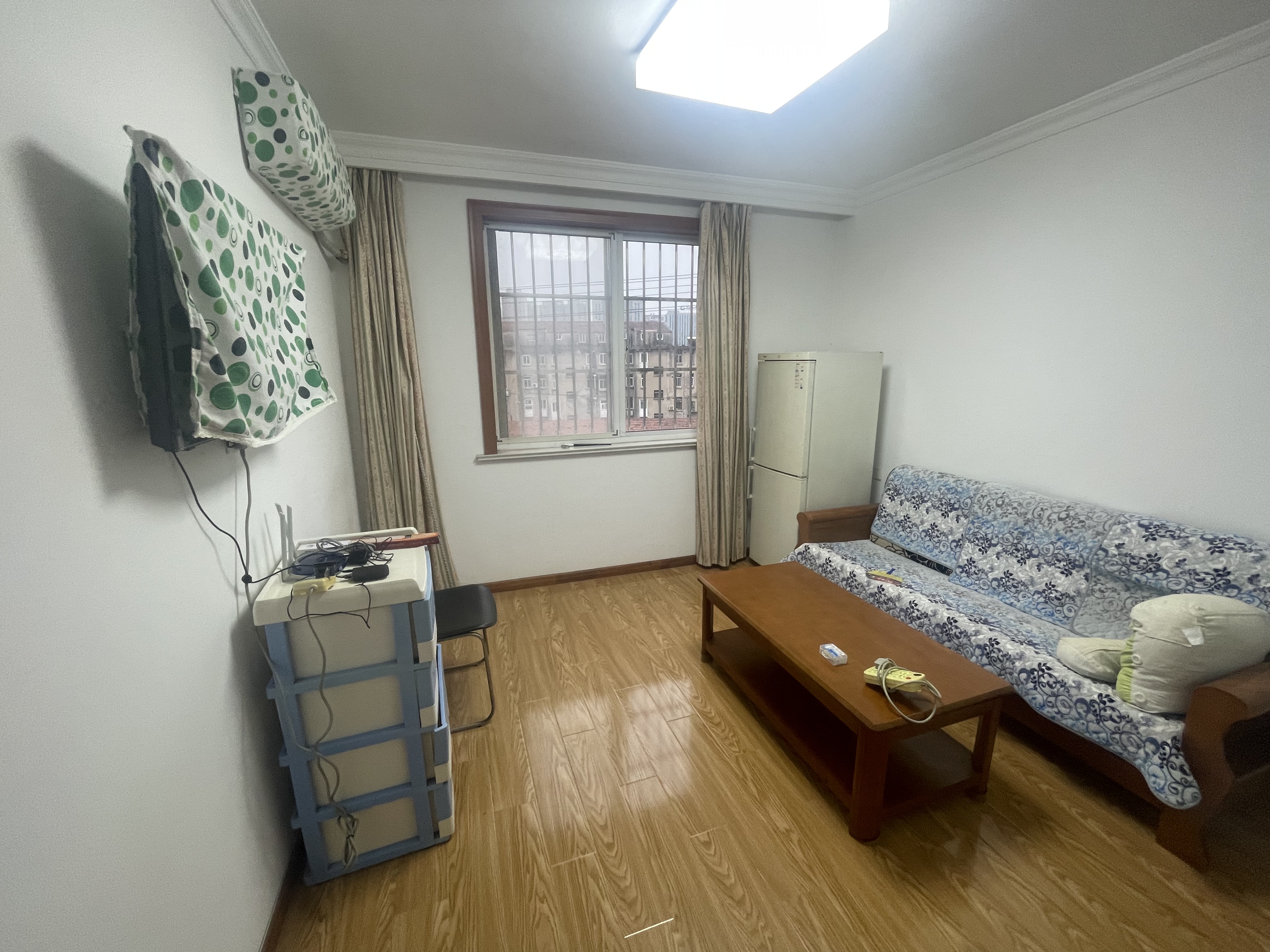 易家桥新村 2室1厅1卫 60m&sup2;