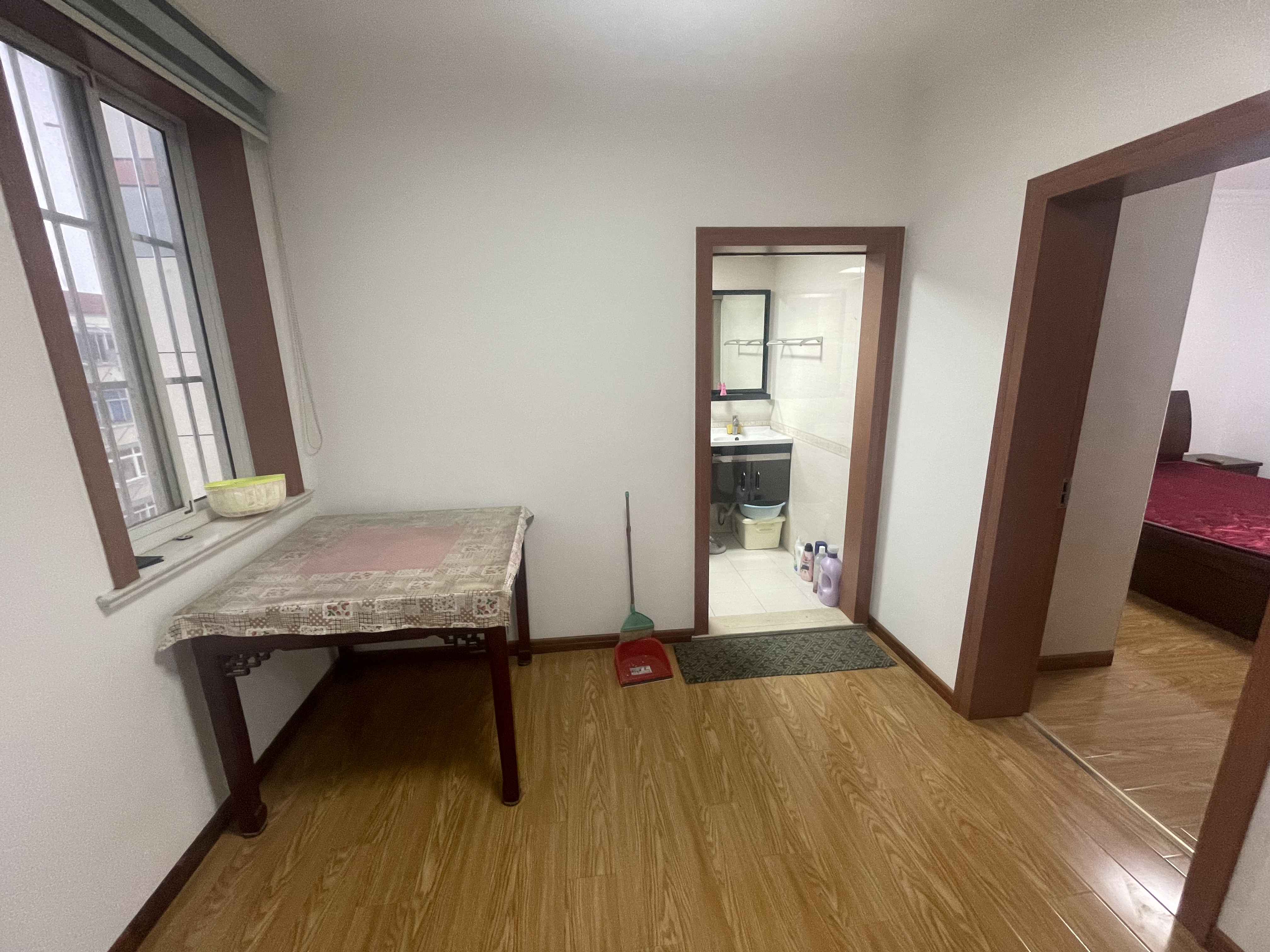 易家桥新村 2室1厅1卫 60m&sup2;