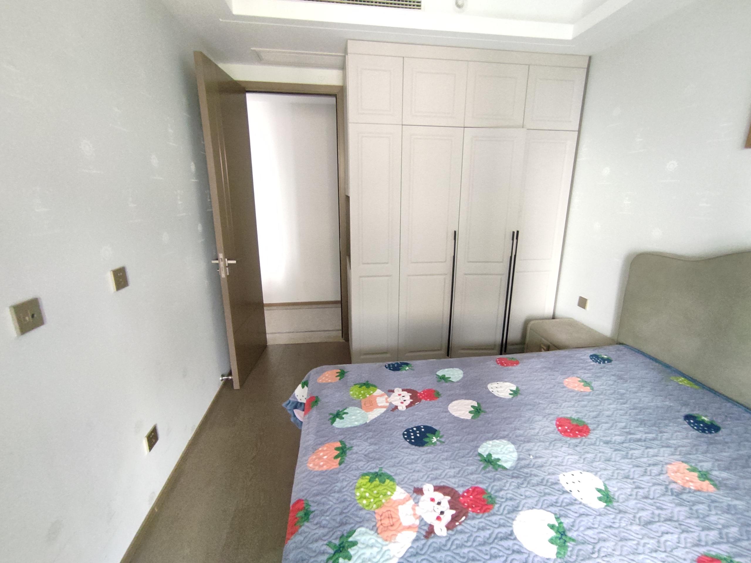 珑府 4室2厅2卫 142.84m&sup2;