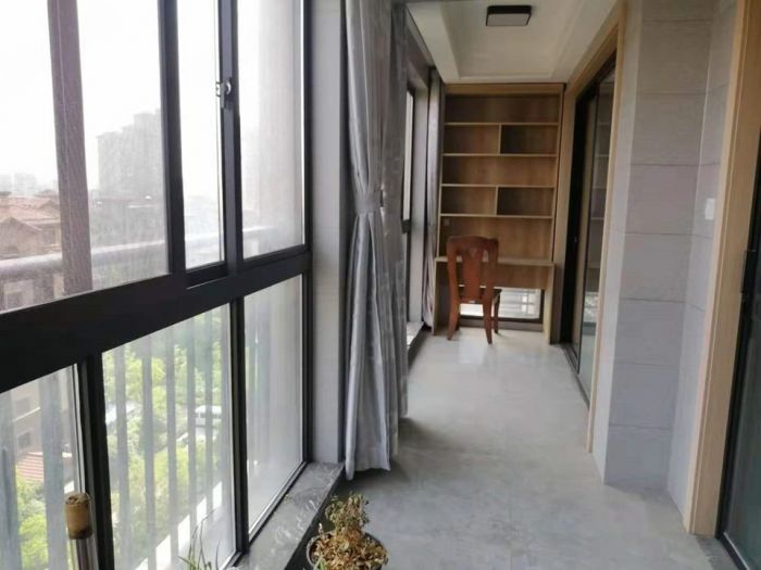 华强城 3室2厅2卫 120.00m&sup2;