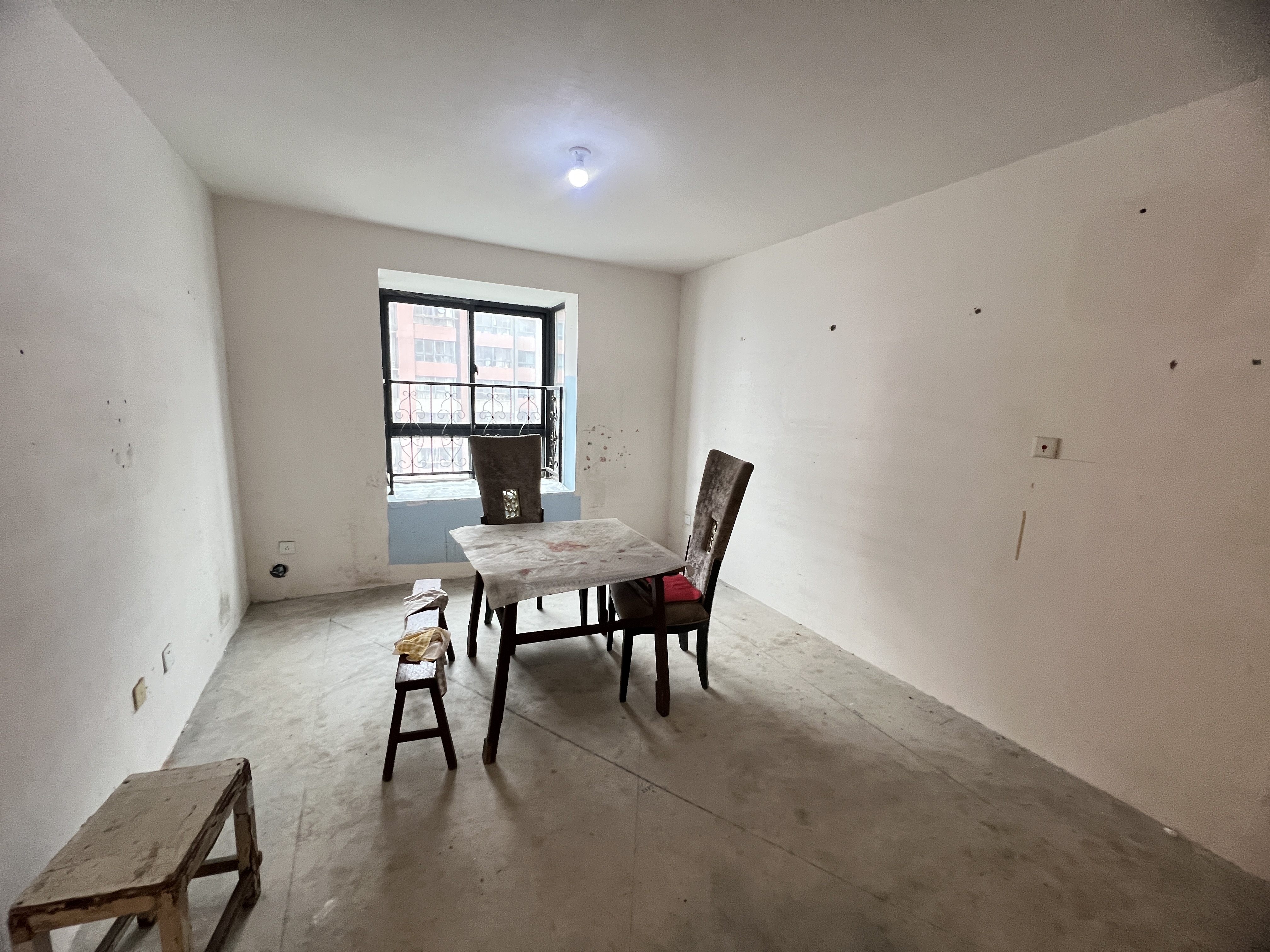 炜赋花苑 2室2厅1卫 92m²