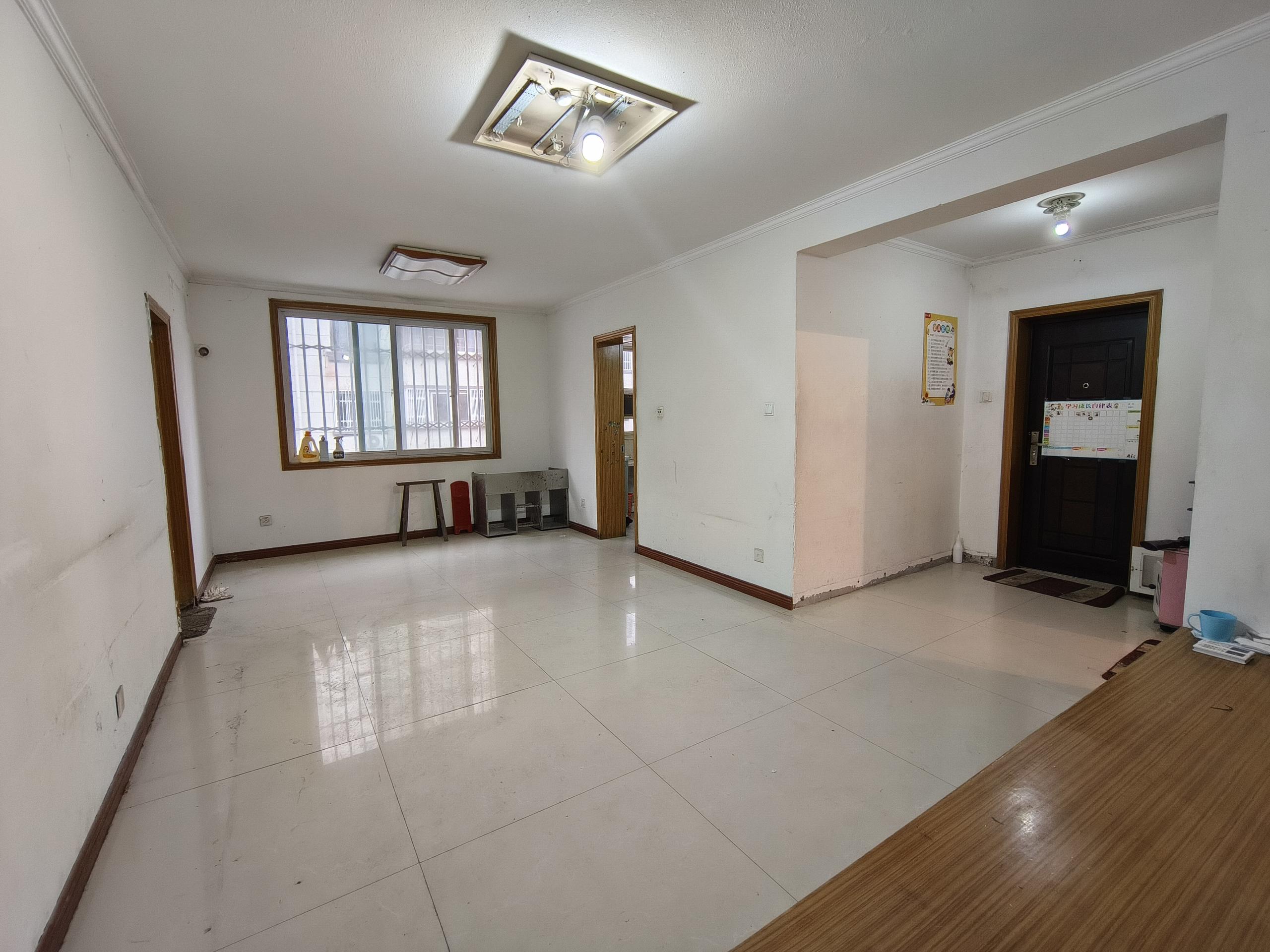 银花苑 4室2厅2卫 108m&sup2;