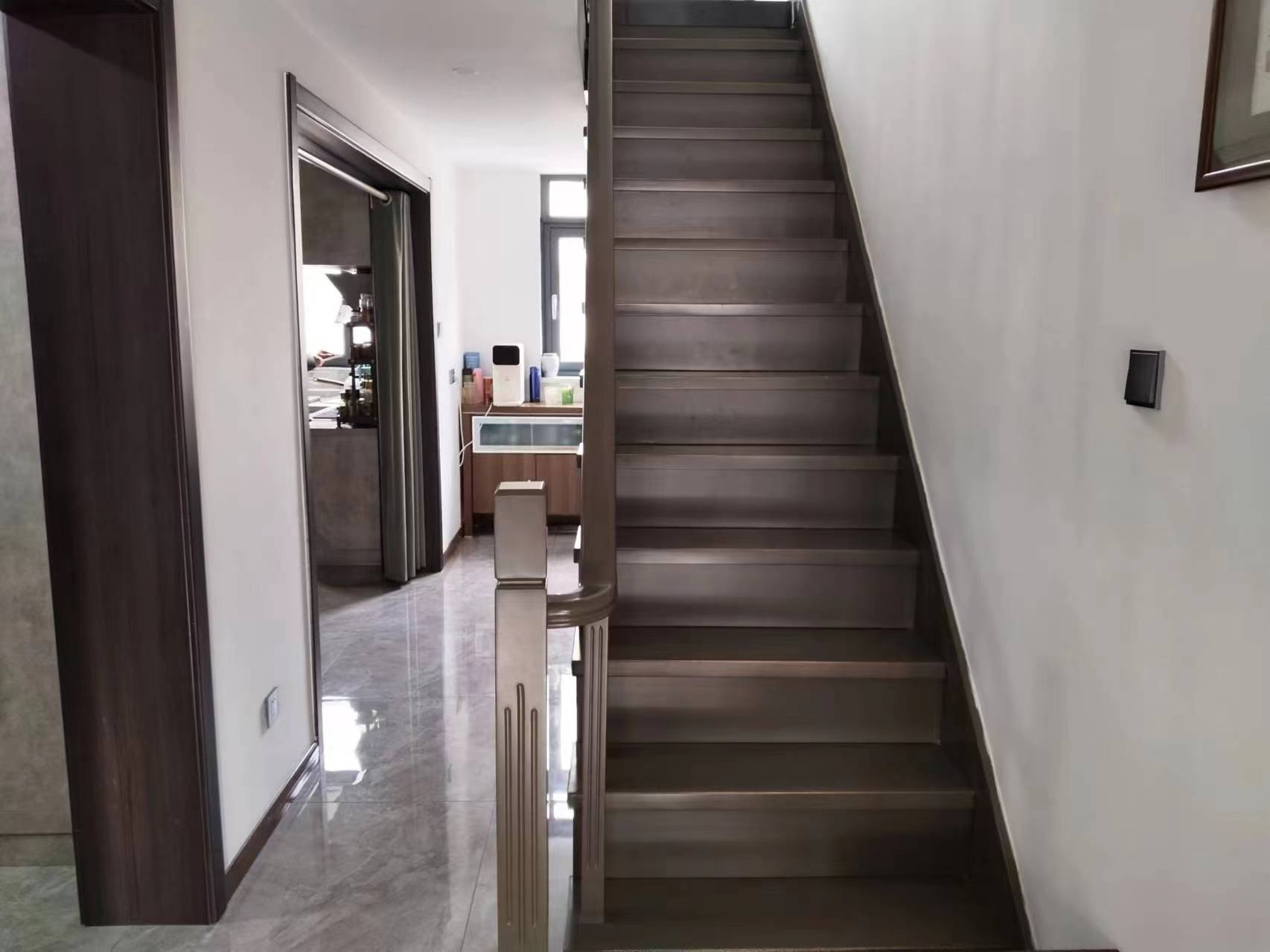 虹景园 3室2厅2卫 157m&sup2;