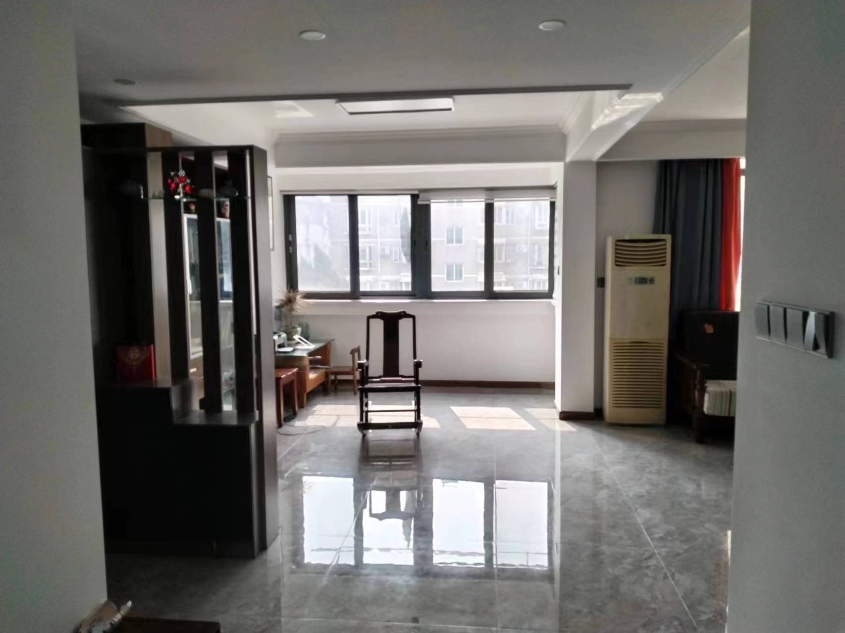 虹景园 3室2厅2卫 157m&sup2;