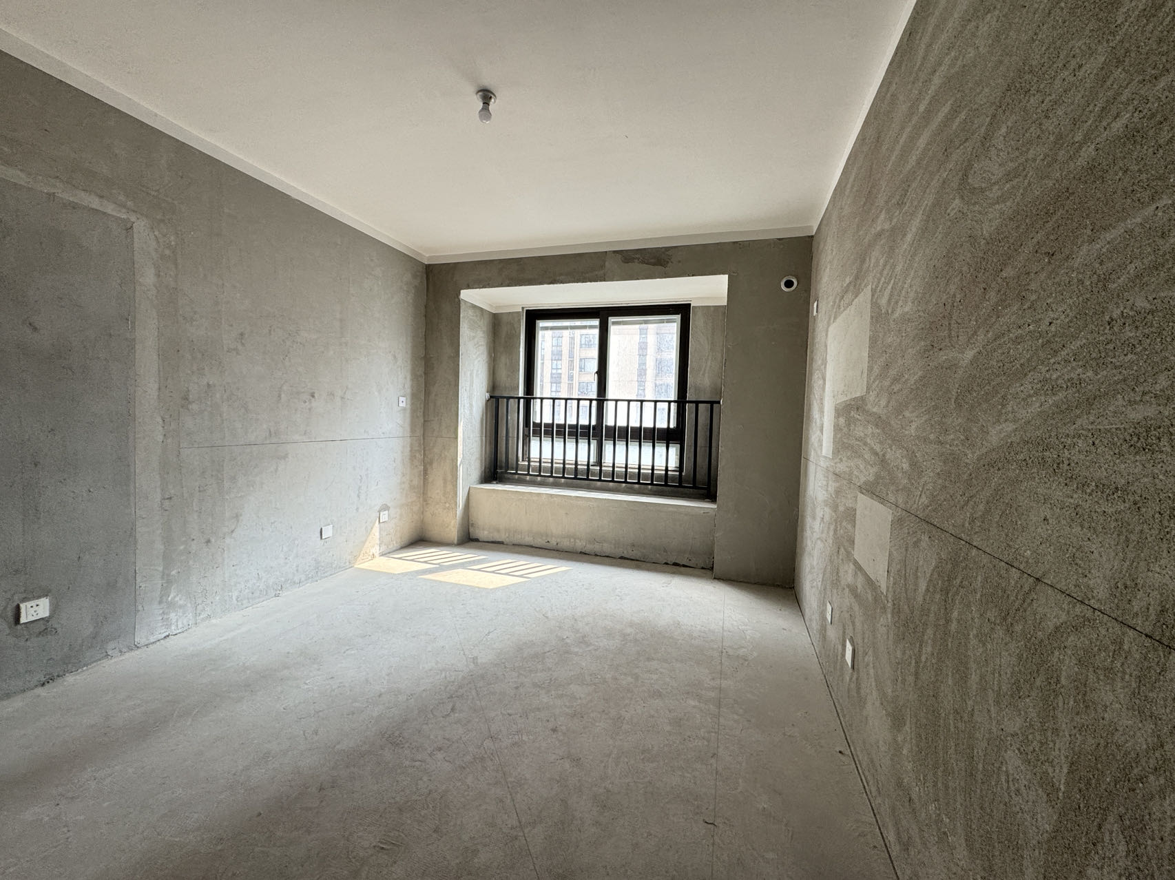 保利香槟国际 3室2厅2卫 122m²