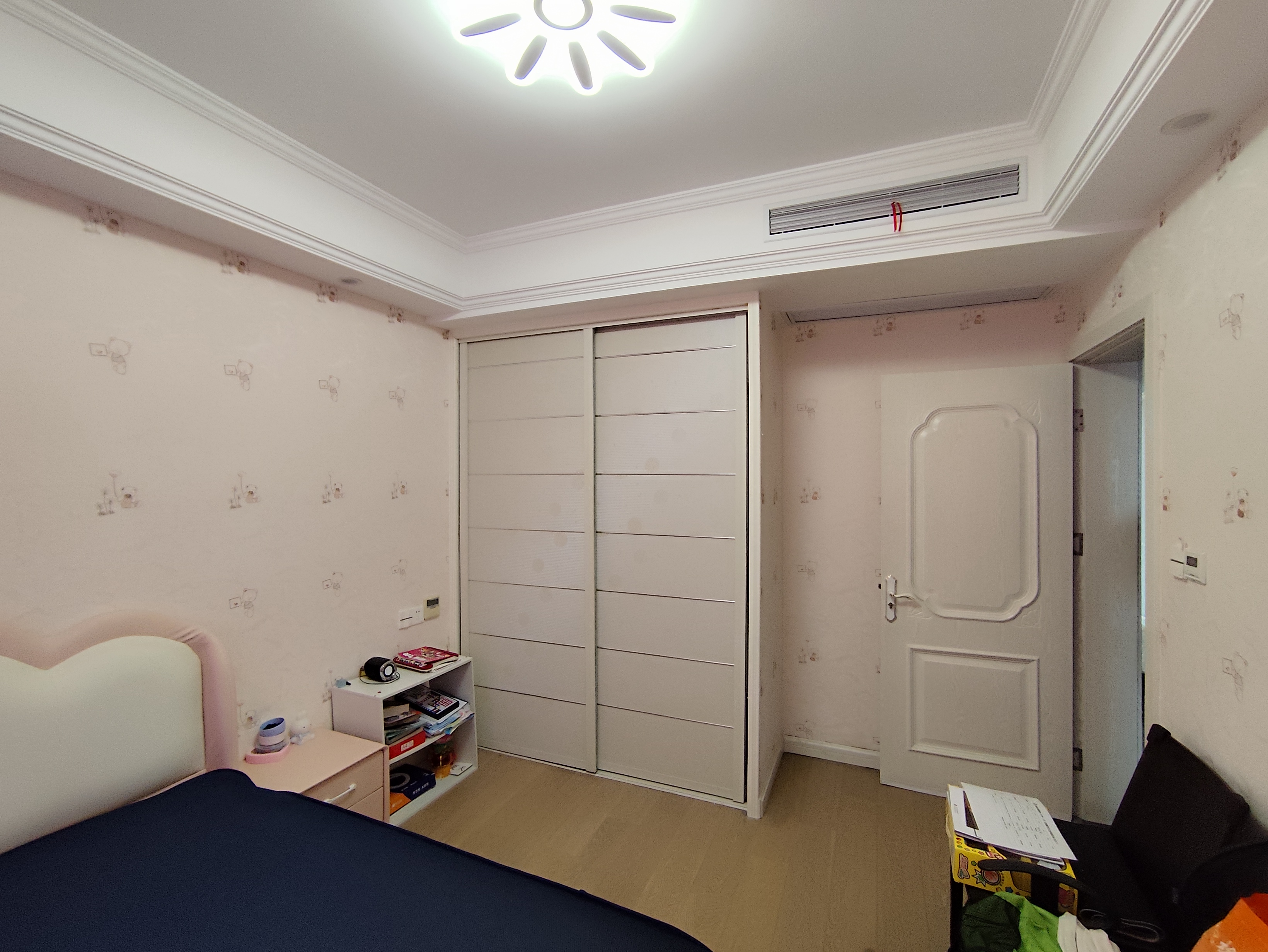 中南世纪花城三期 3室2厅2卫 139.00m&sup2;