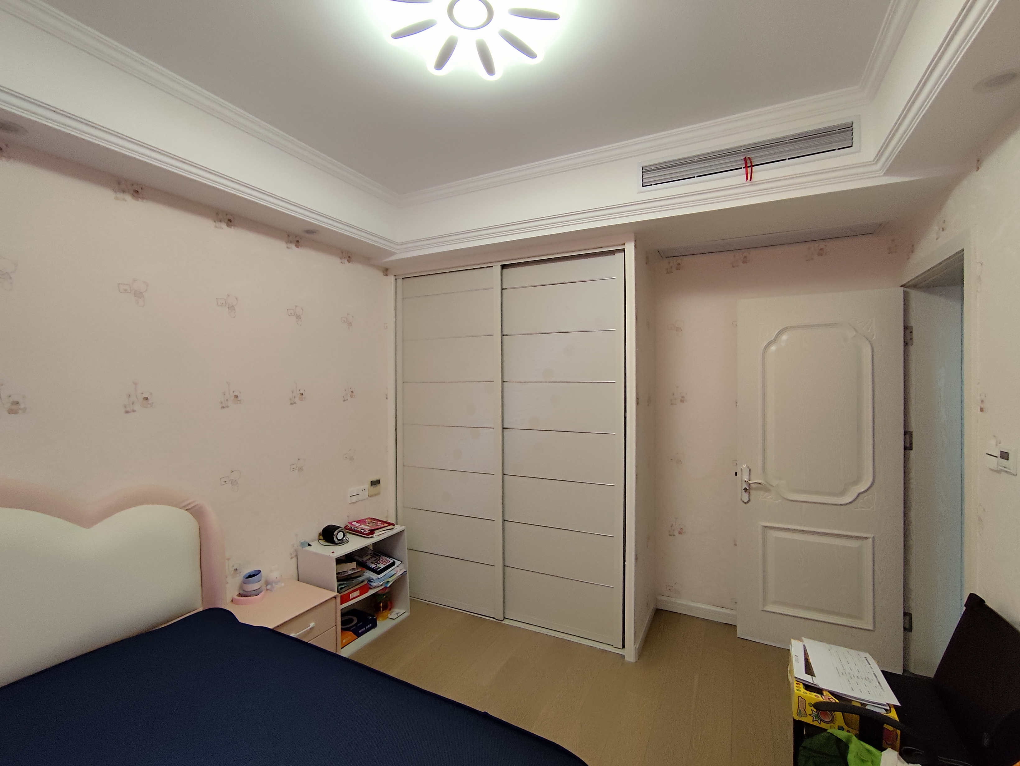 中南世纪花城三期 3室2厅2卫 139.00m&sup2;