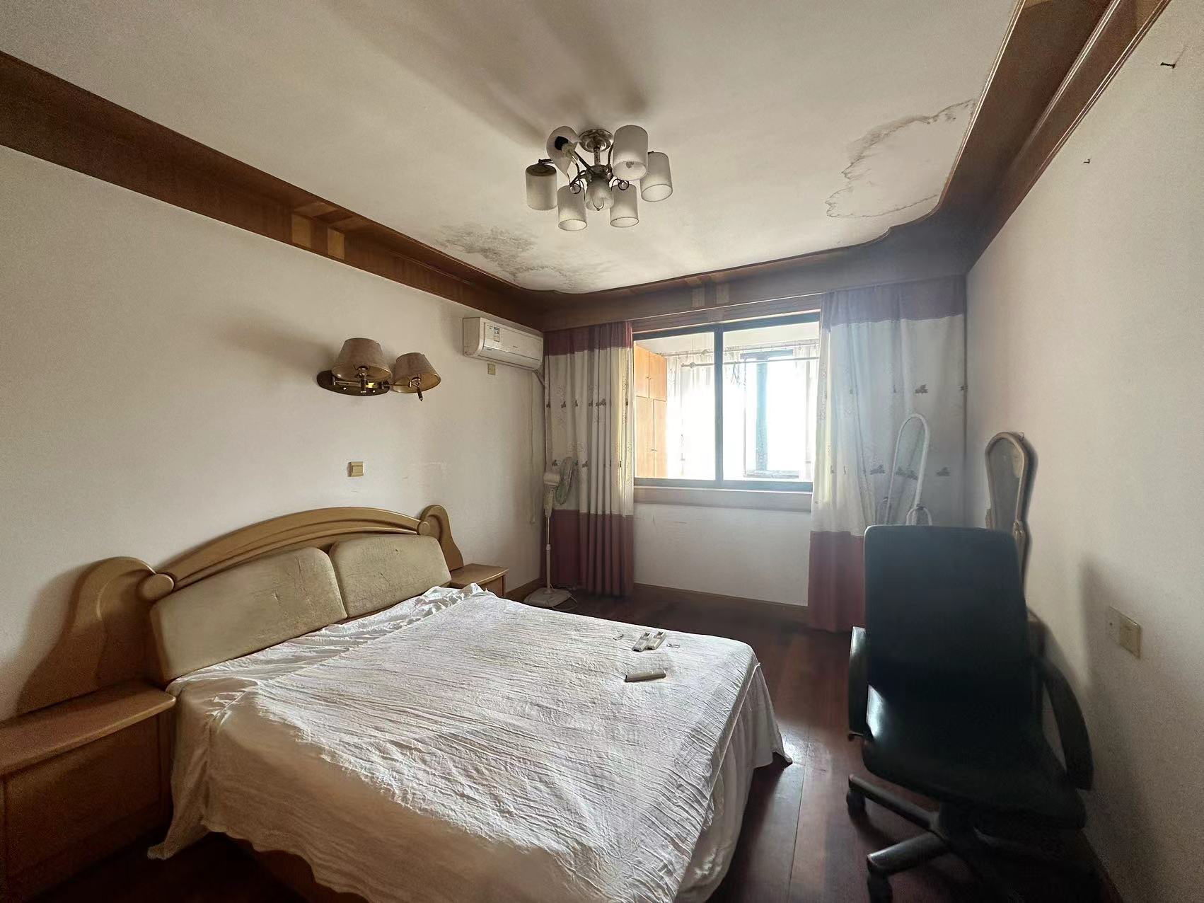 威美公寓 3室2厅1卫 1277.00m&sup2;